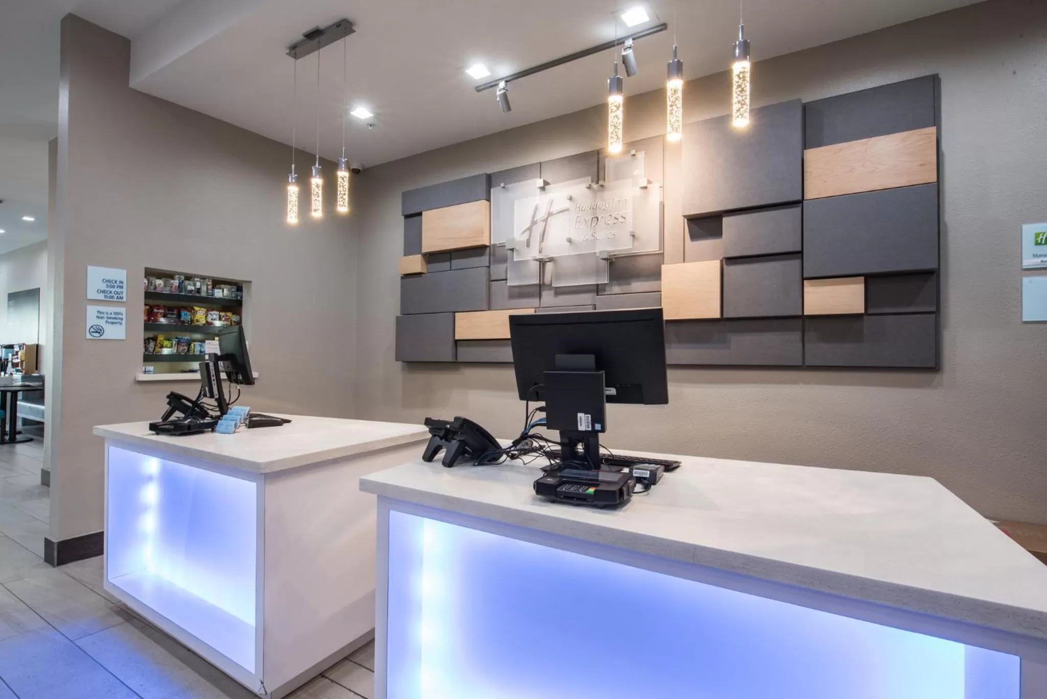 Property building in Holiday Inn Express & Suites Houston - Hobby Airport Area by IHG