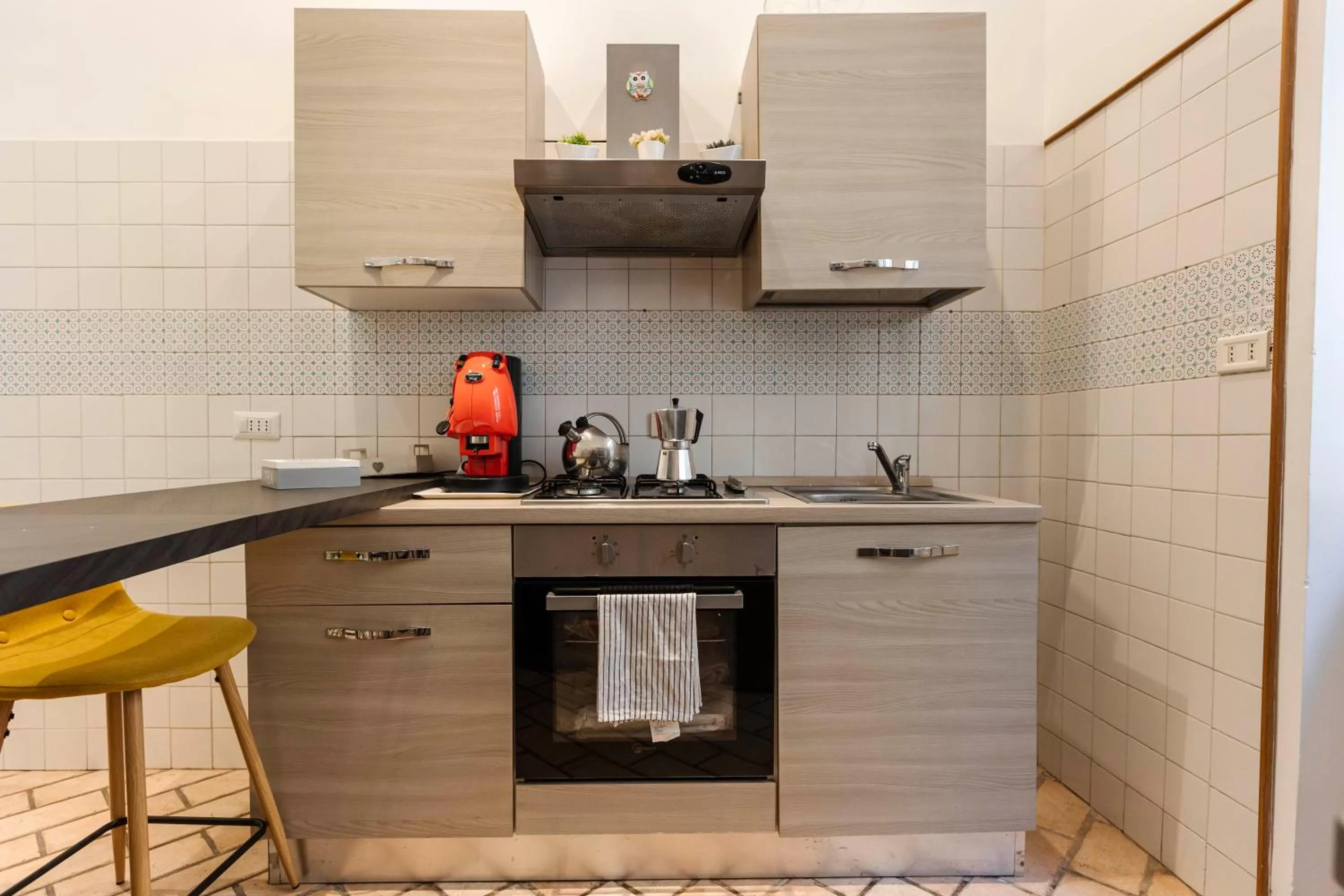 Kitchen or kitchenette in La Casa Del Sole A Mergellina