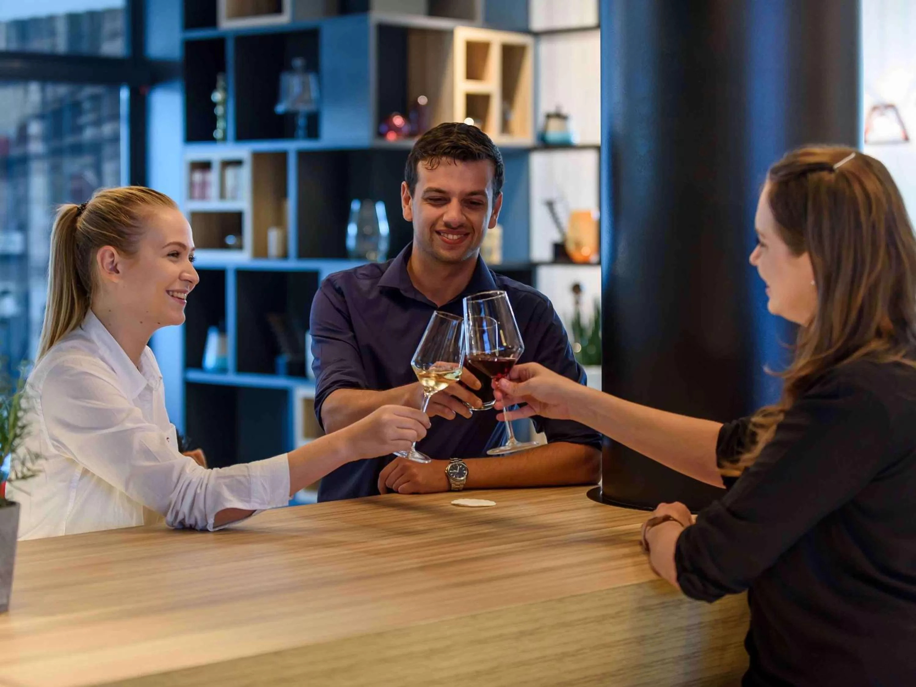 Lounge or bar in Novotel Wien Hauptbahnhof