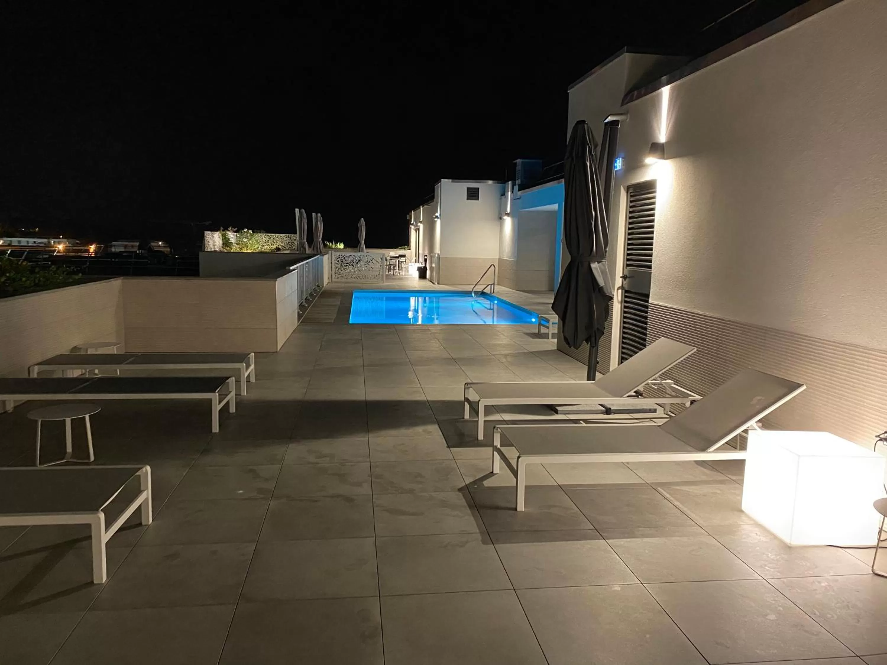 Swimming pool in Lagrange Apart'Hôtel Antibes Olympie