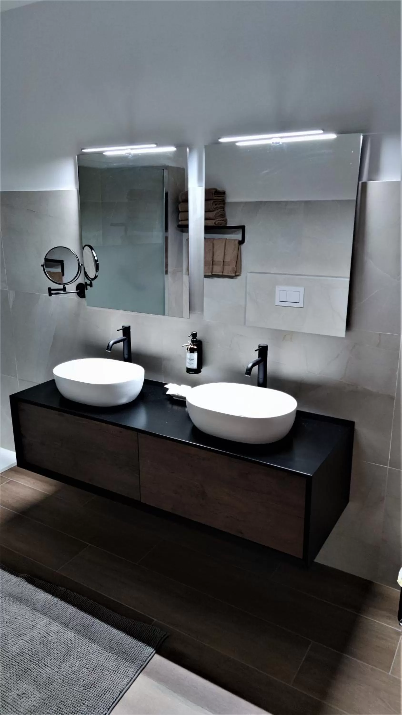 Bathroom in Hotel Emiliana