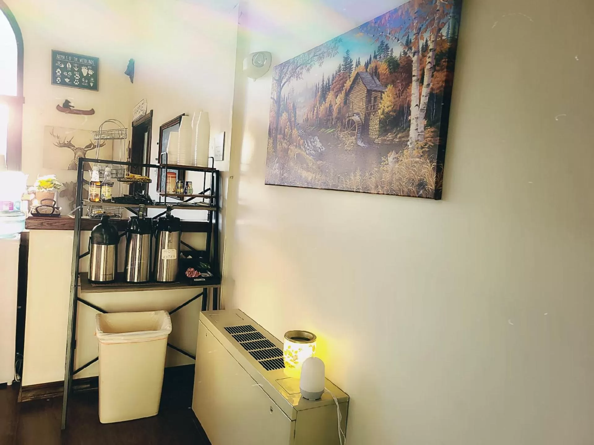 Coffee/tea facilities in Jefferson Inn