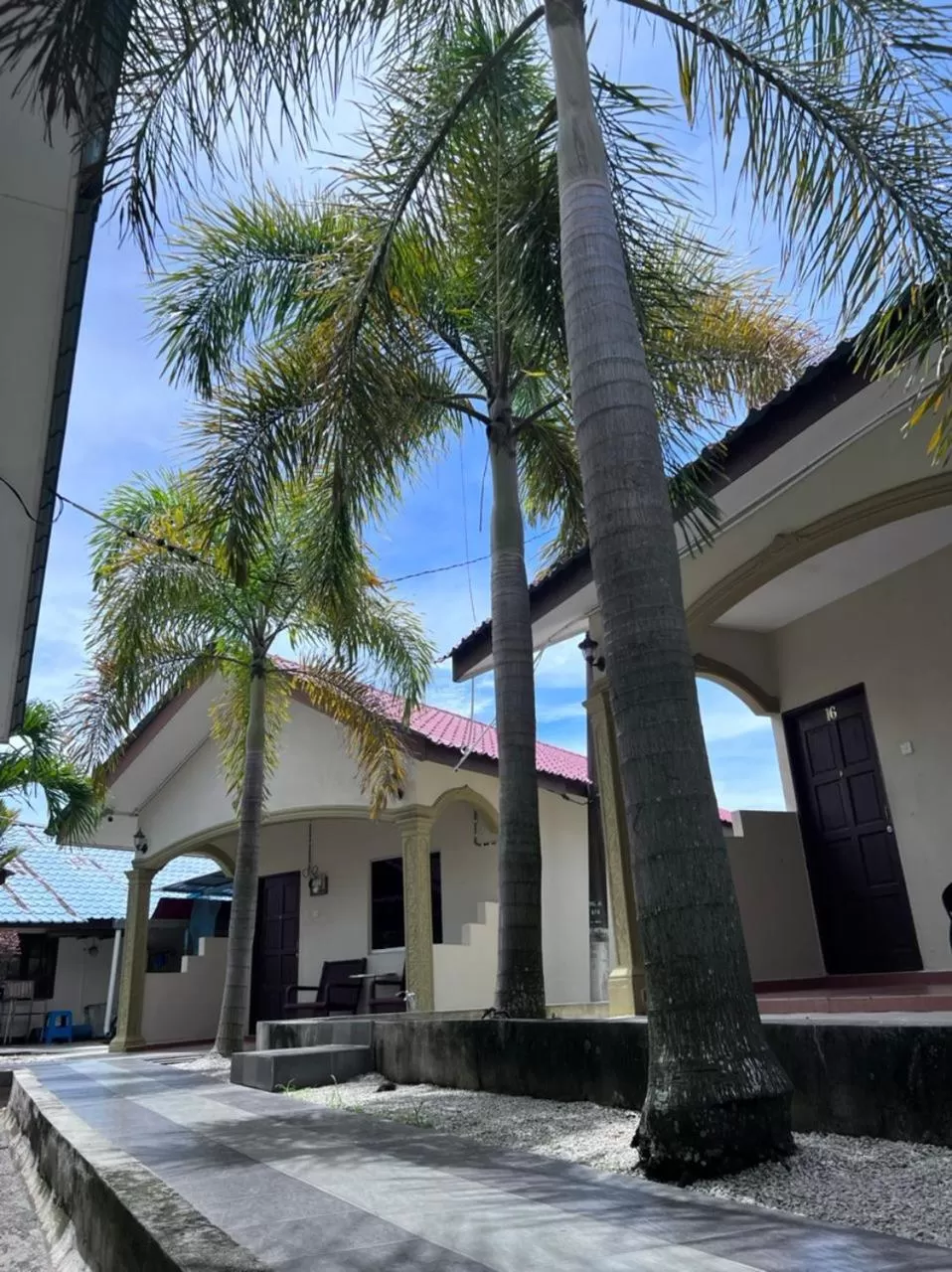 Day in Dhania Cenang Beach Motel