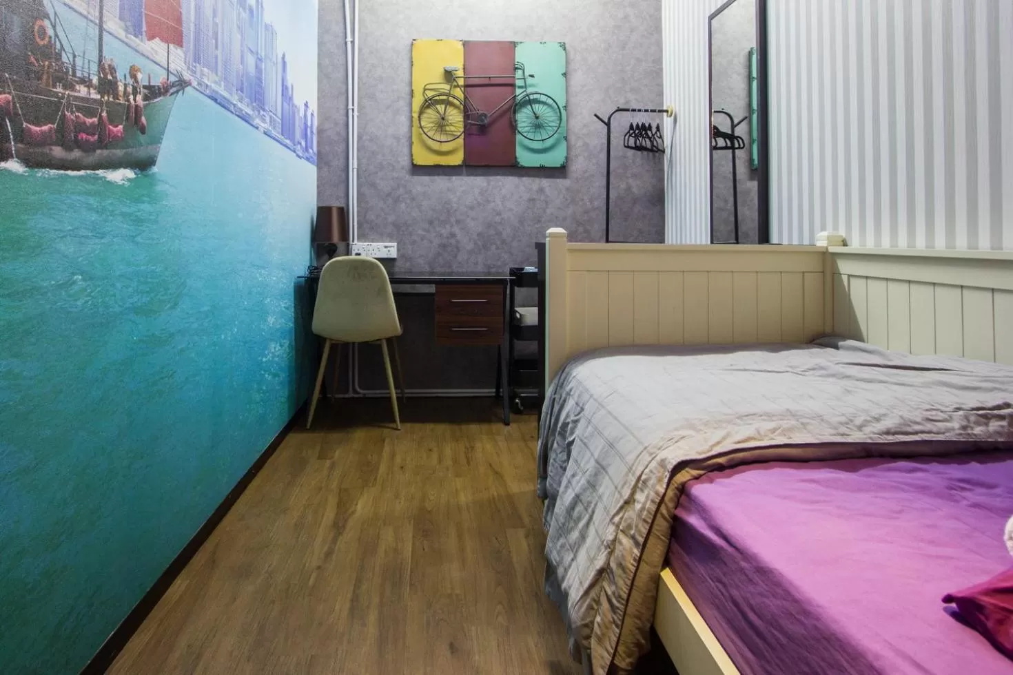 Photo of the whole room, Bed in USM Designer Dwell