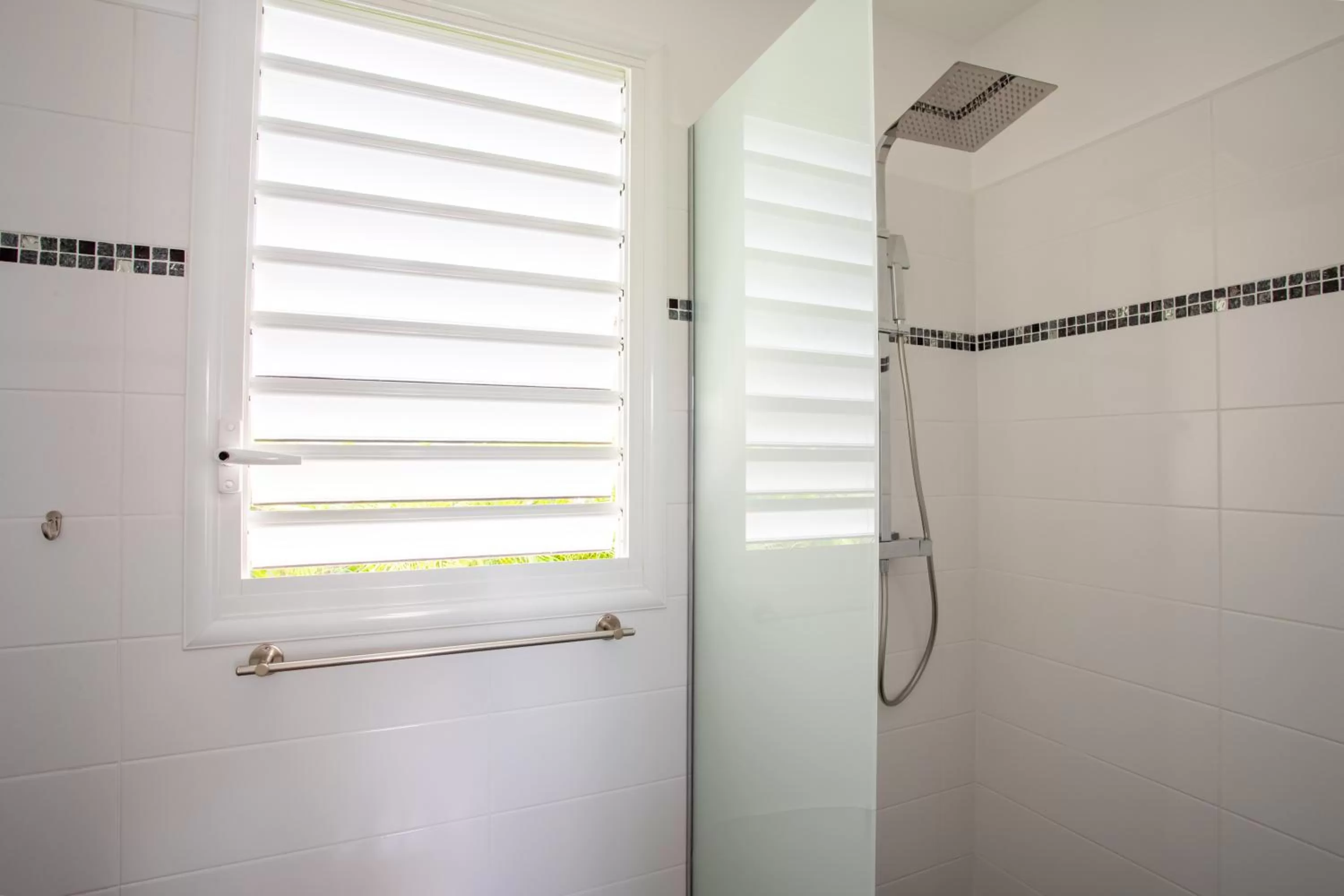Shower in Hôtel Guadeloupe Palm Suites