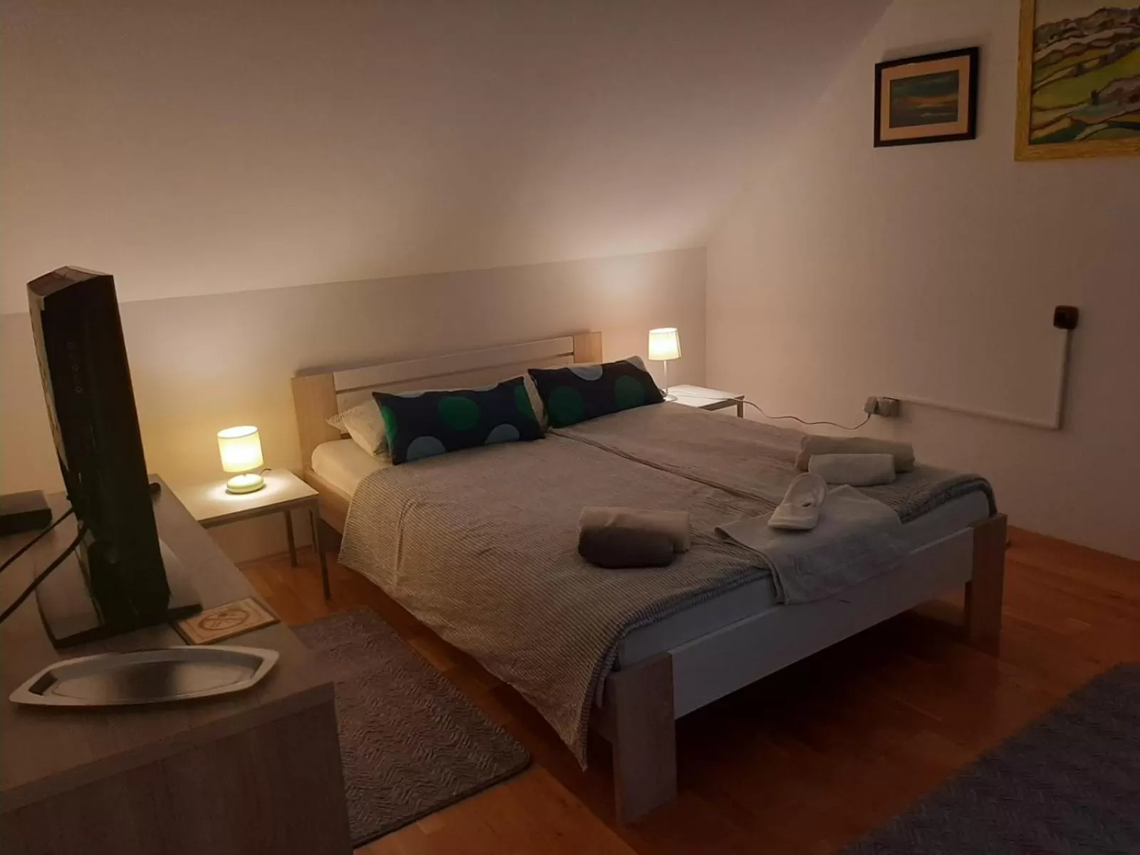 Bed in Apartment & Rooms Miboti