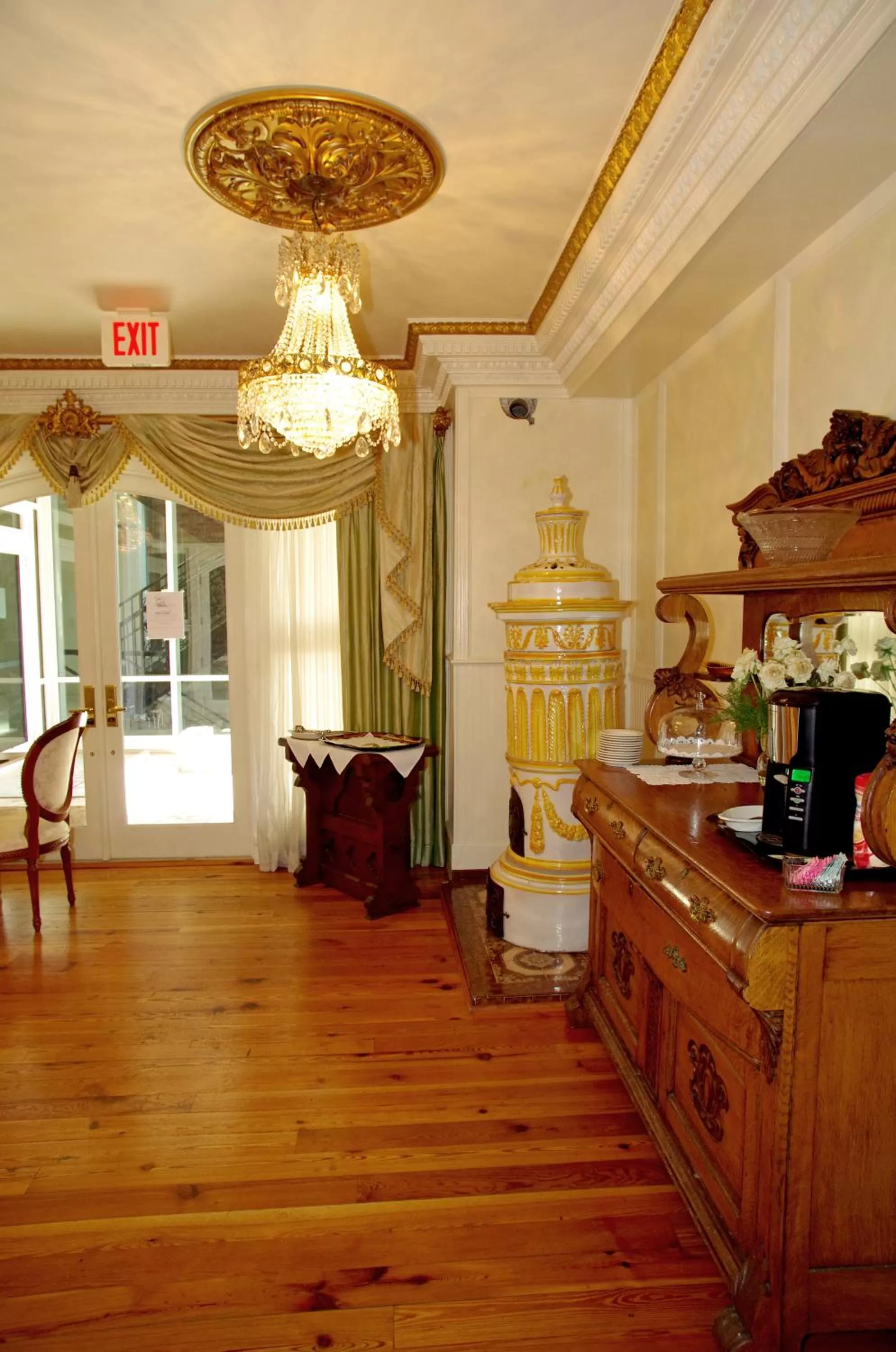 Coffee/tea facilities in The Hotel Magnolia