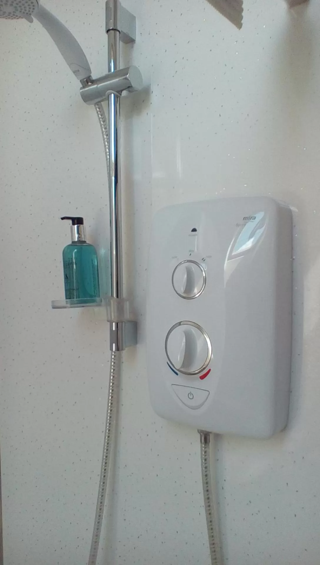 Shower in The Lincolnshire Poacher Inn