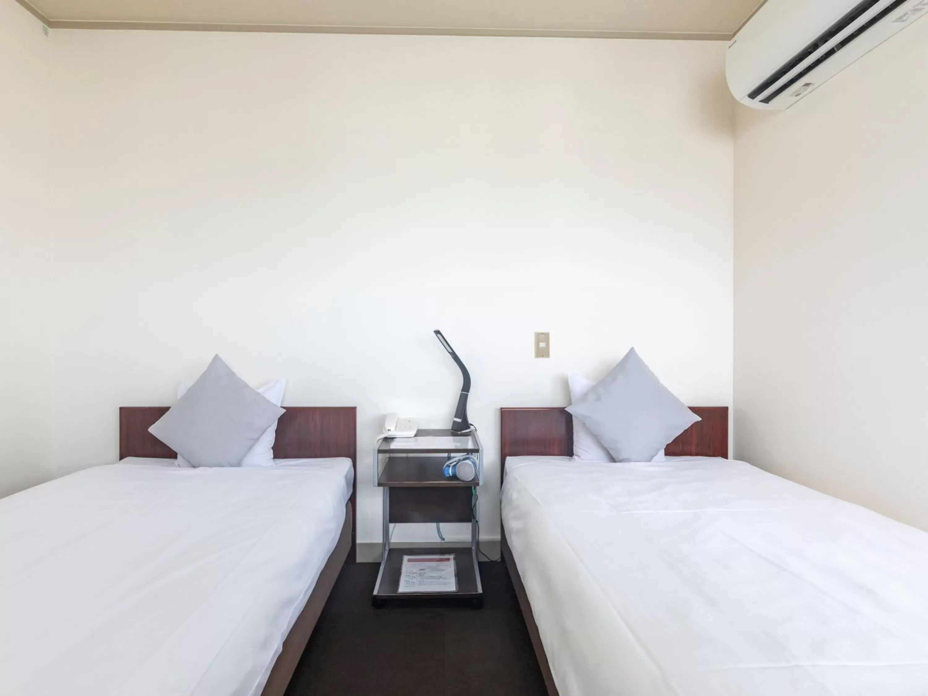 Twin Room - Smoking in Tabist Business Hotel Suehiro Matsuyama Twin Room - Smoking in Tabist Business Hotel Suehiro Matsuyama