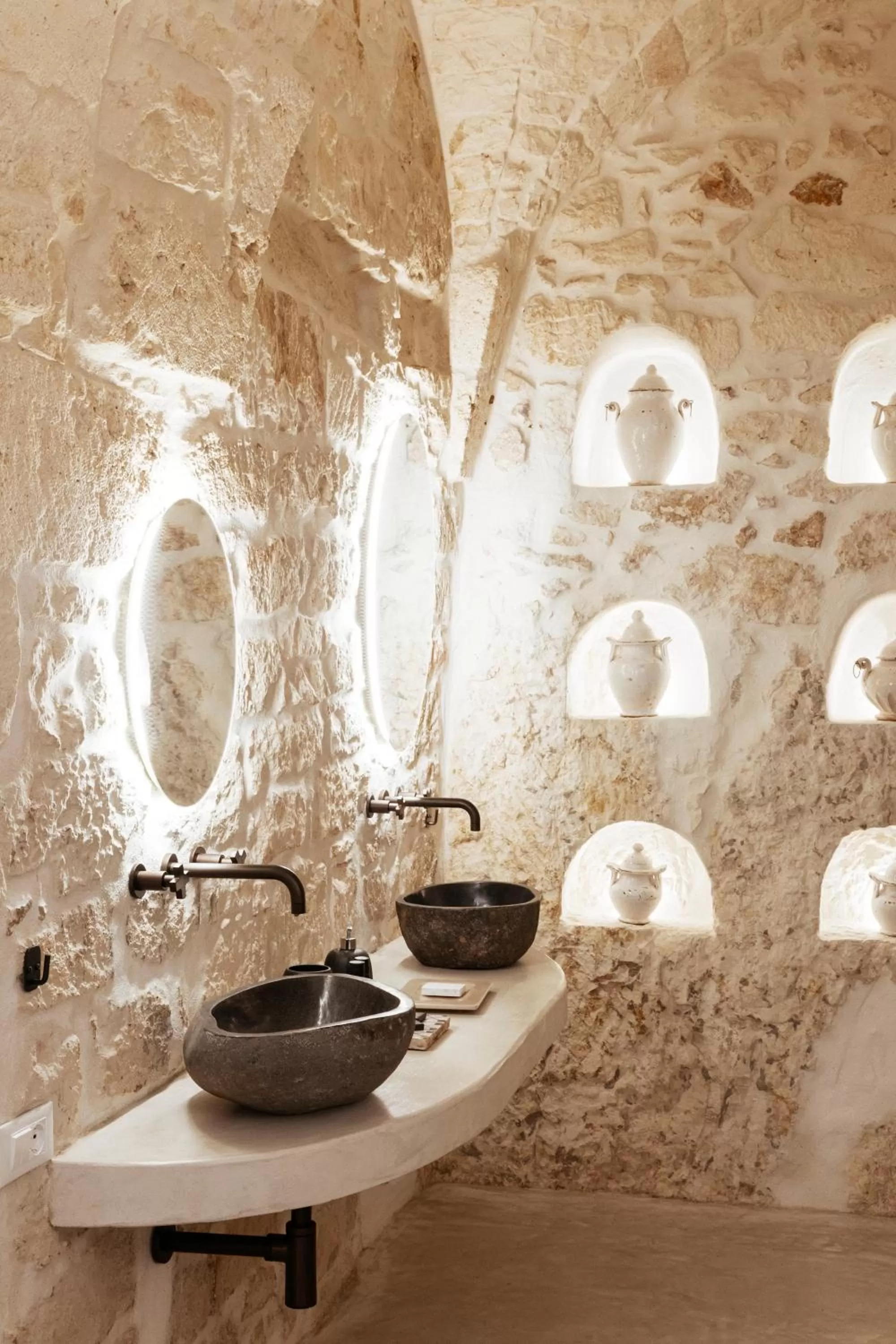 Bathroom in Alesia Luxury Cave