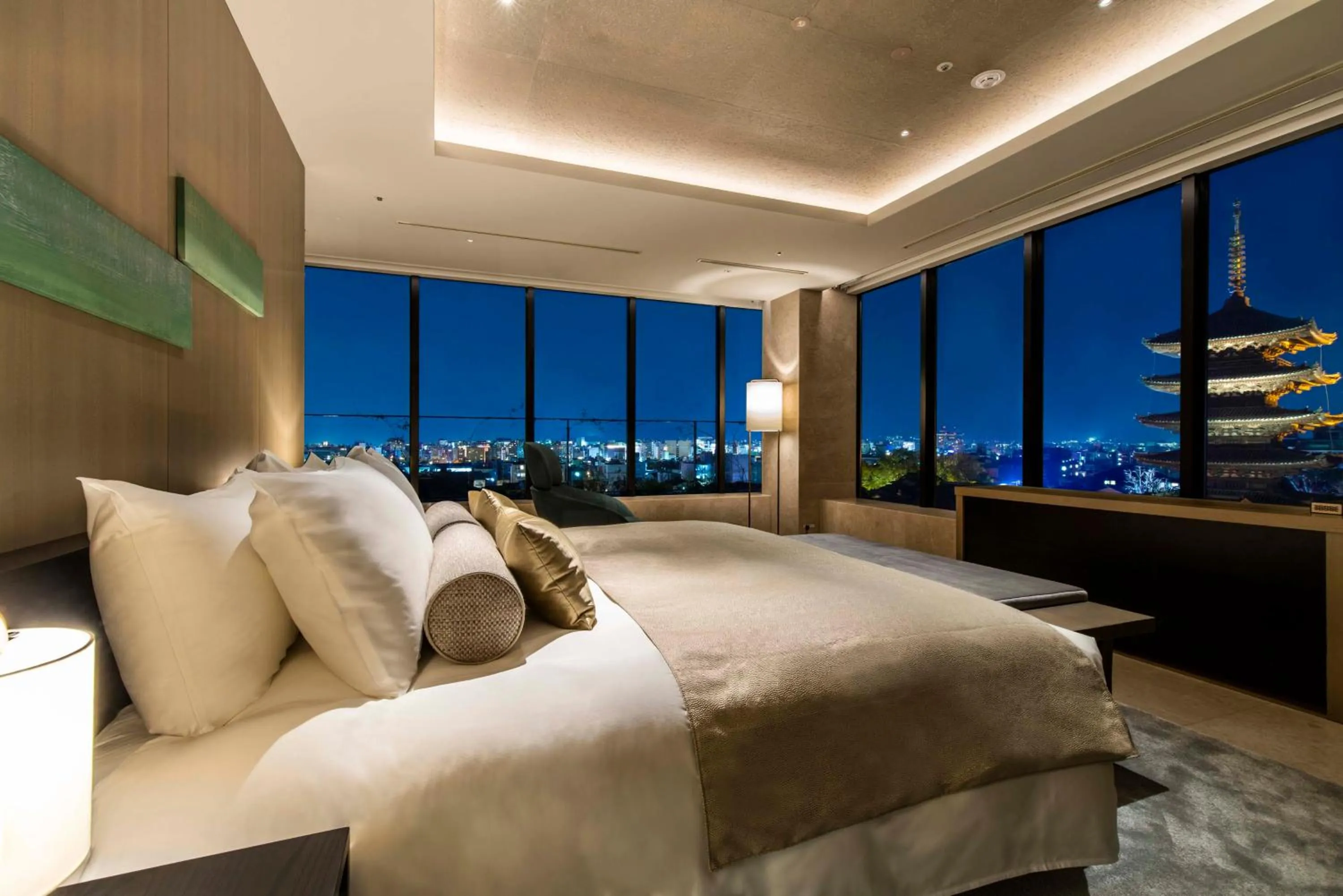 Photo of the whole room, Bed in The Hotel Seiryu Kyoto Kiyomizu - a member of the Leading Hotels of the World-