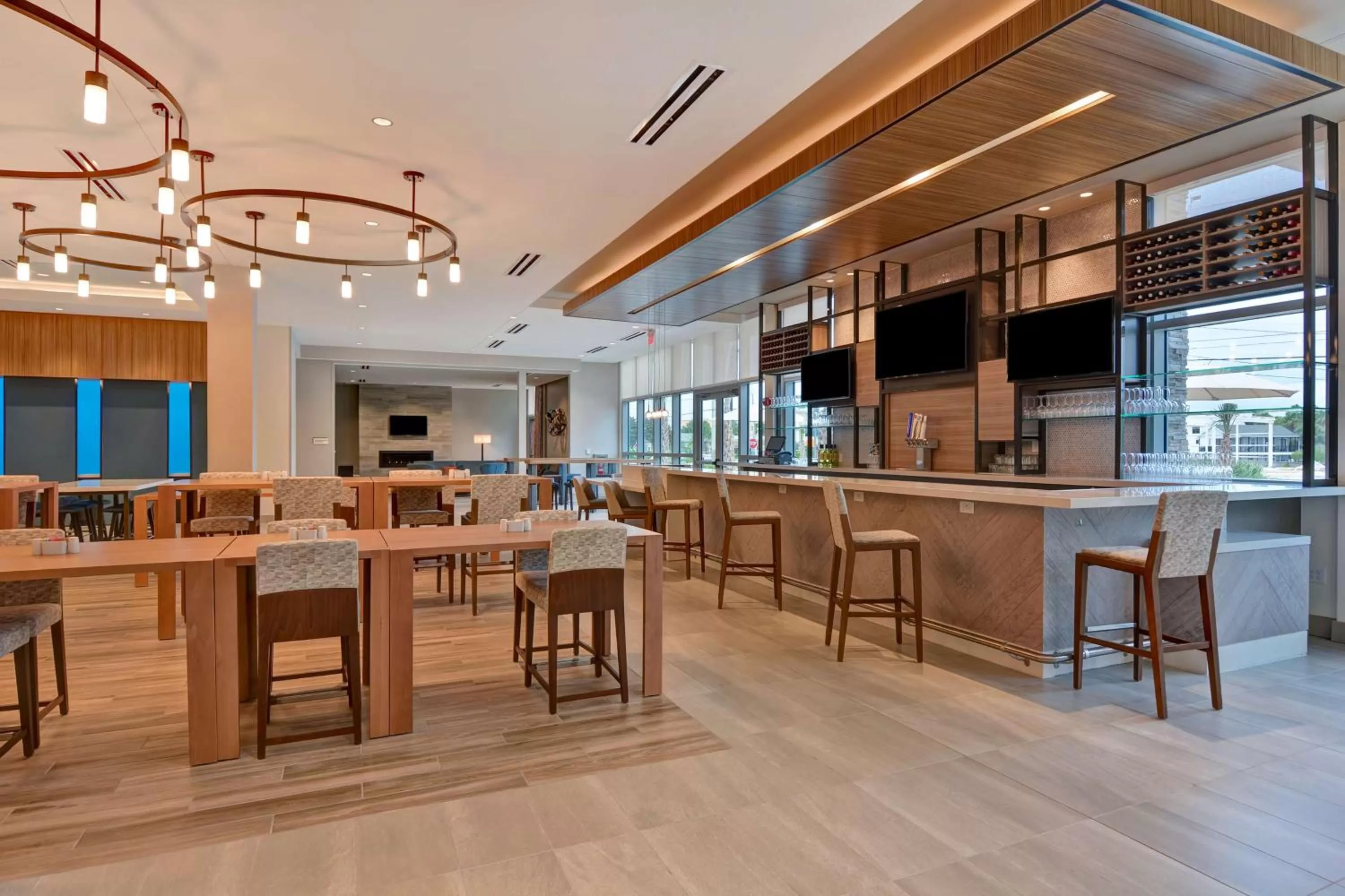 Lounge or bar in Hilton Garden Inn Destin Miramar Beach, Fl