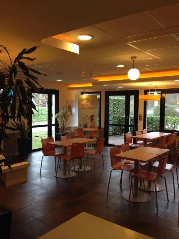 Day in Ibis Budget Rambouillet