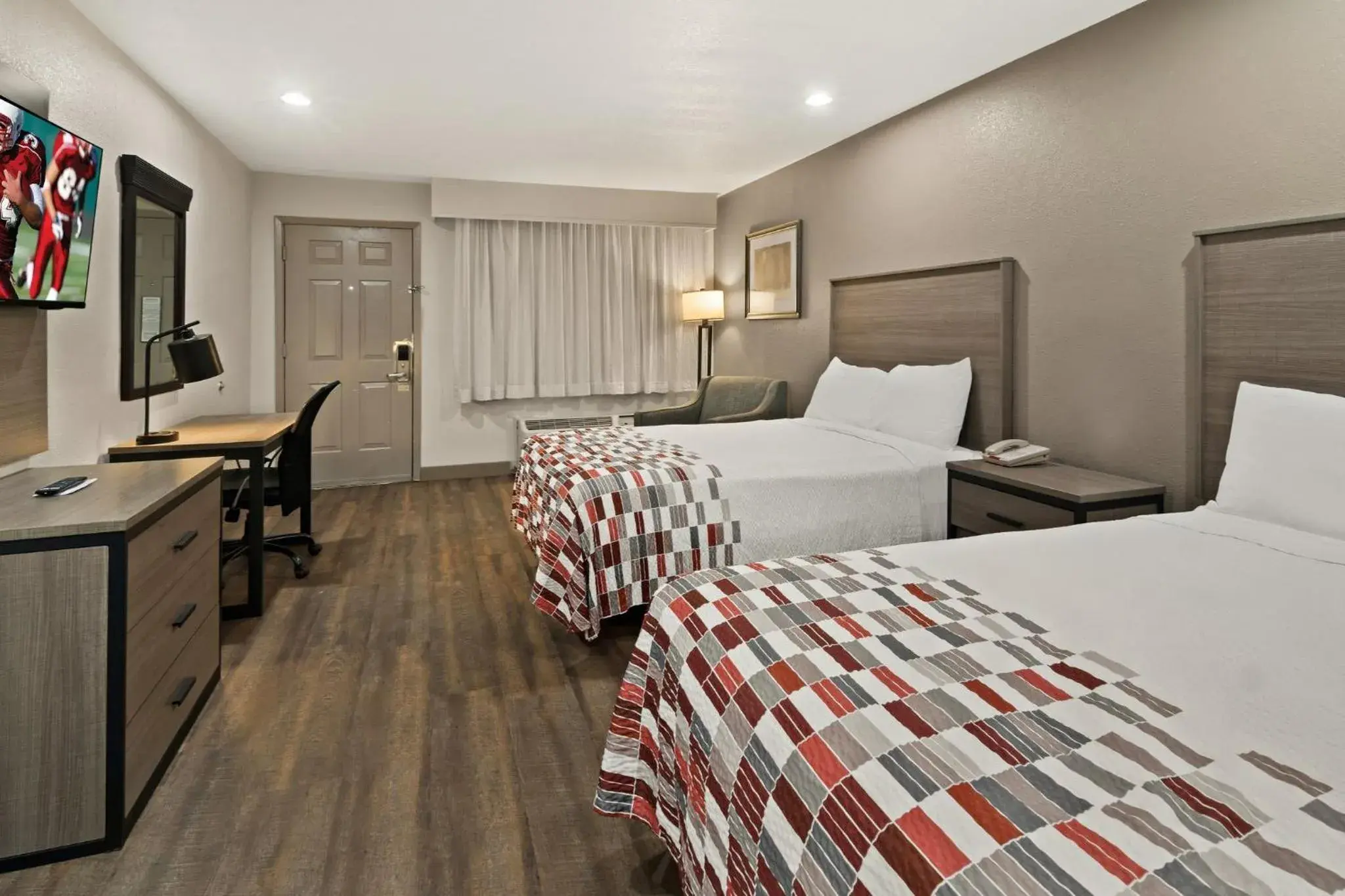 Deluxe Room with Two Double Beds Non-Smoking in Red Roof Inn & Suites Irving - DFW Airport South Deluxe Room with Two Double Beds Non-Smoking in Red Roof Inn & Suites Irving - DFW Airport South