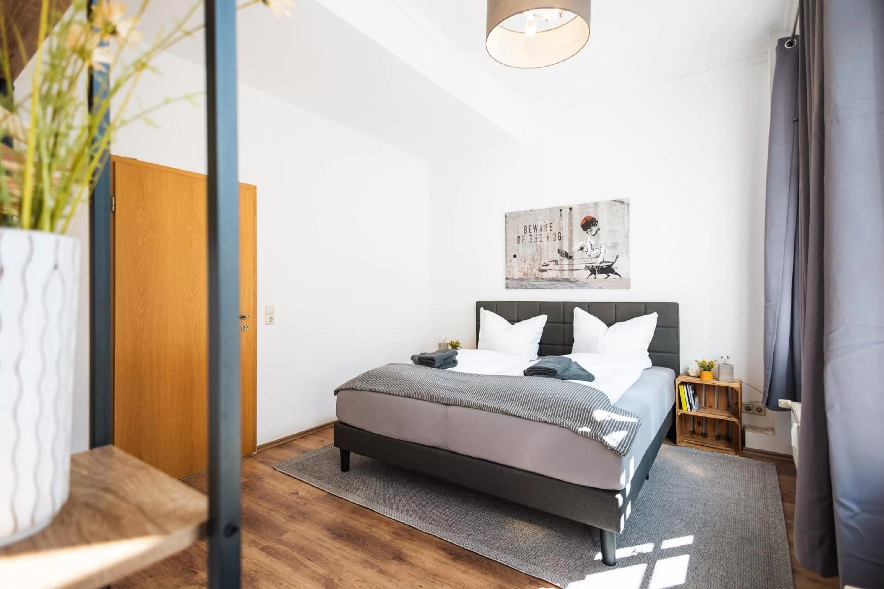 Bed in Ko-Living Space an der Oper - Street Art Design Apartments