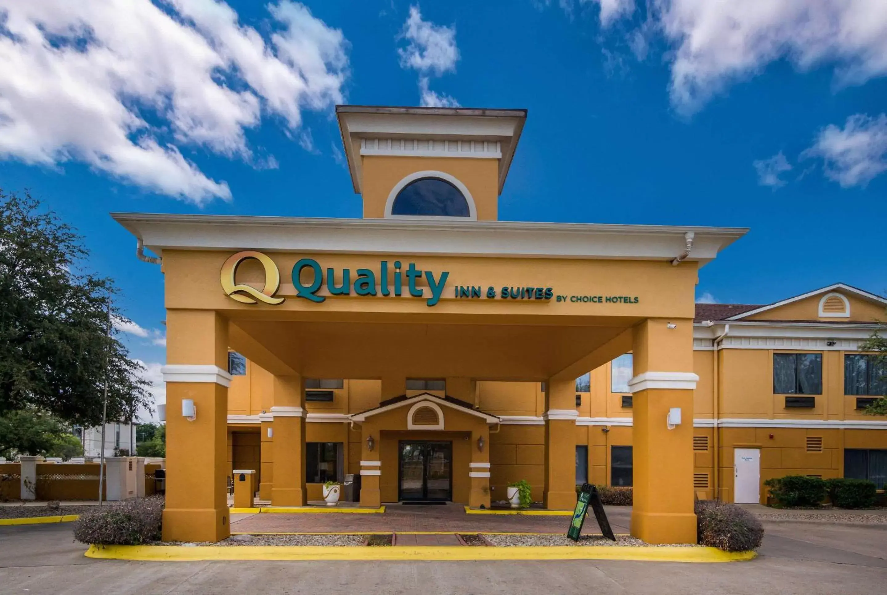 Quality Inn & Suites - Granbury Quality Inn & Suites - Granbury