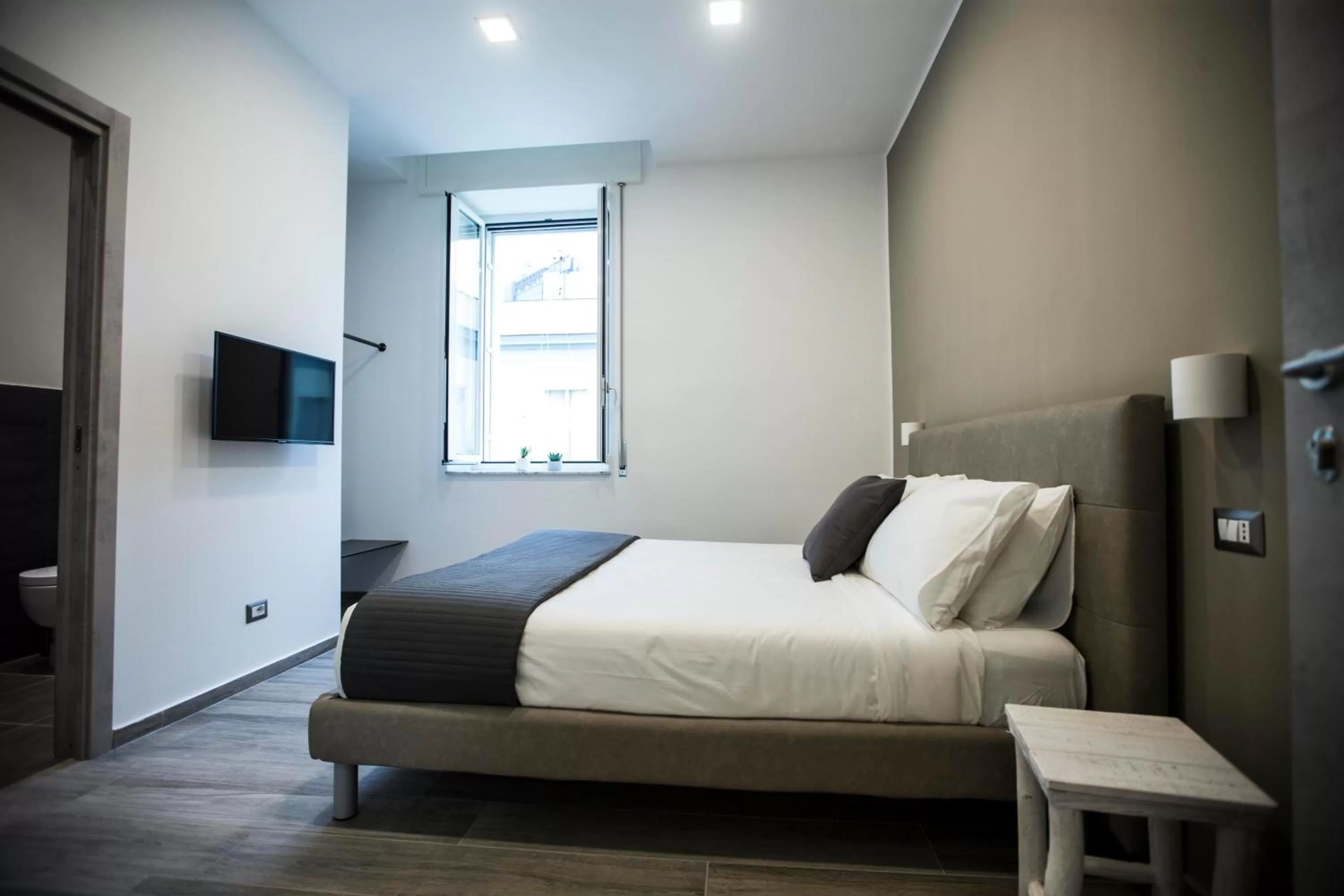 TV and multimedia, Bed in GB Central Station Napoli