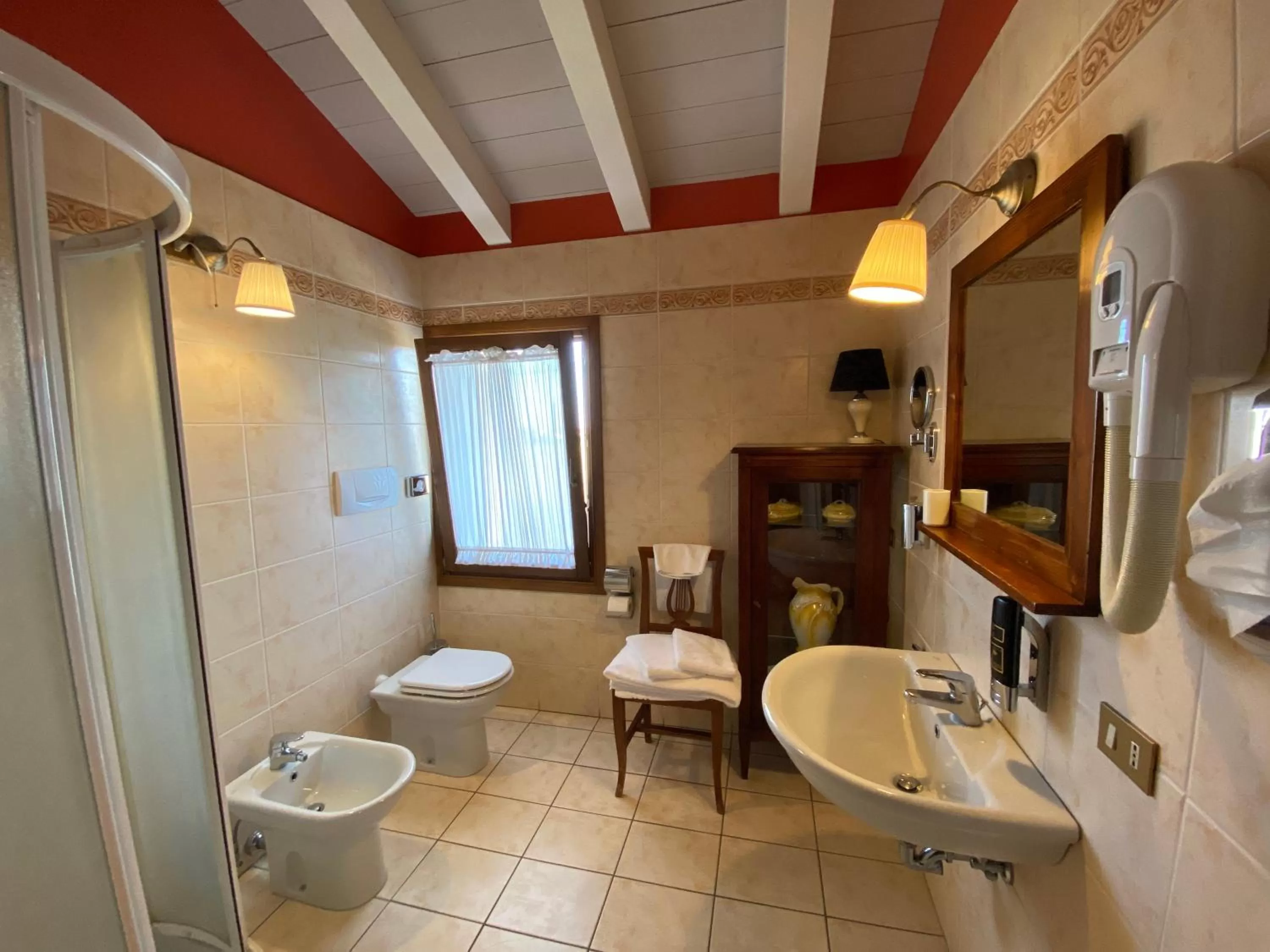 Shower, Bathroom in Le Fate Corbezzole