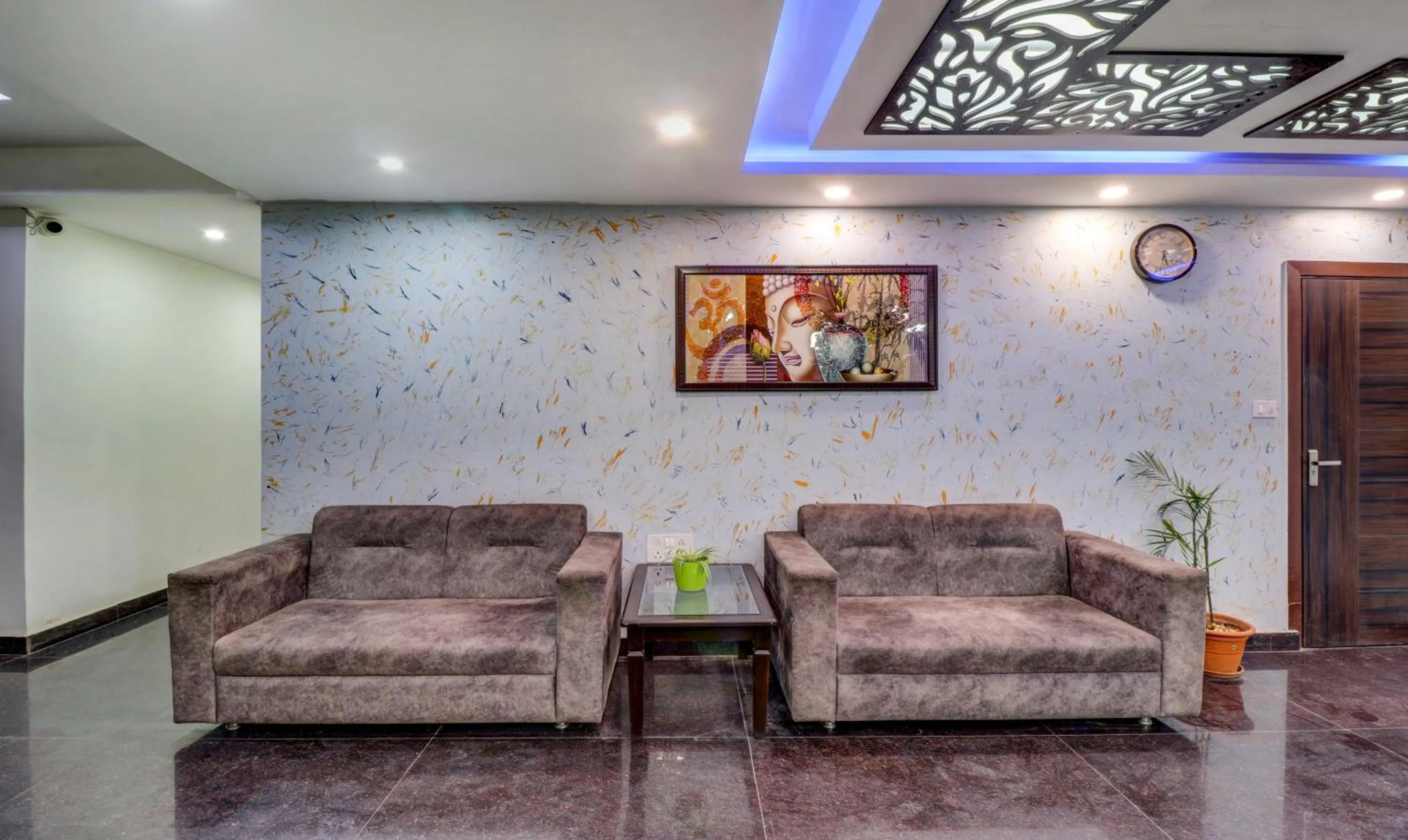 Seating area in Itsy Hotels NV, Tapovan