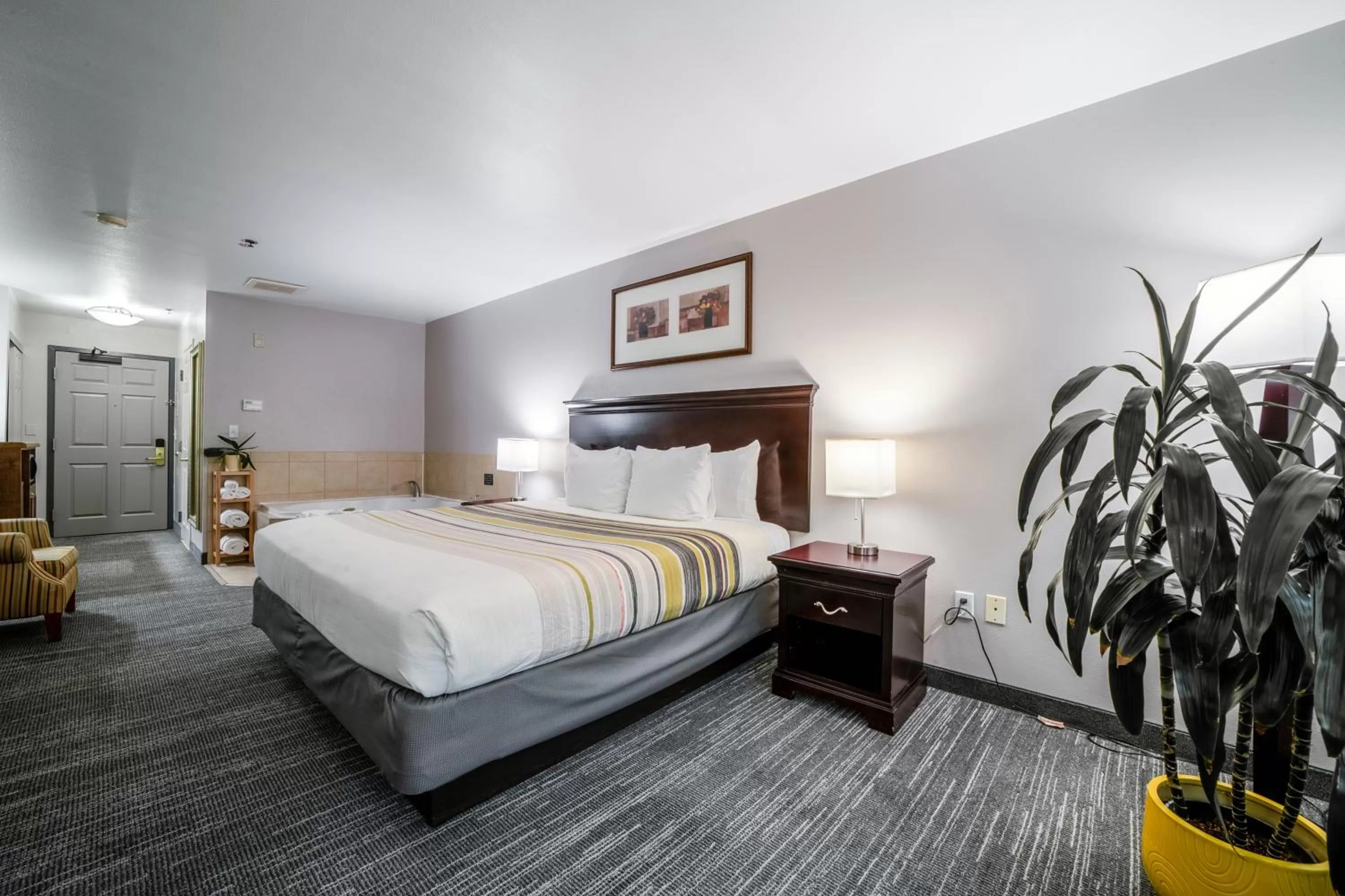 Bedroom, Bed in Country Inn & Suites by Radisson, Ontario at Ontario Mills, CA