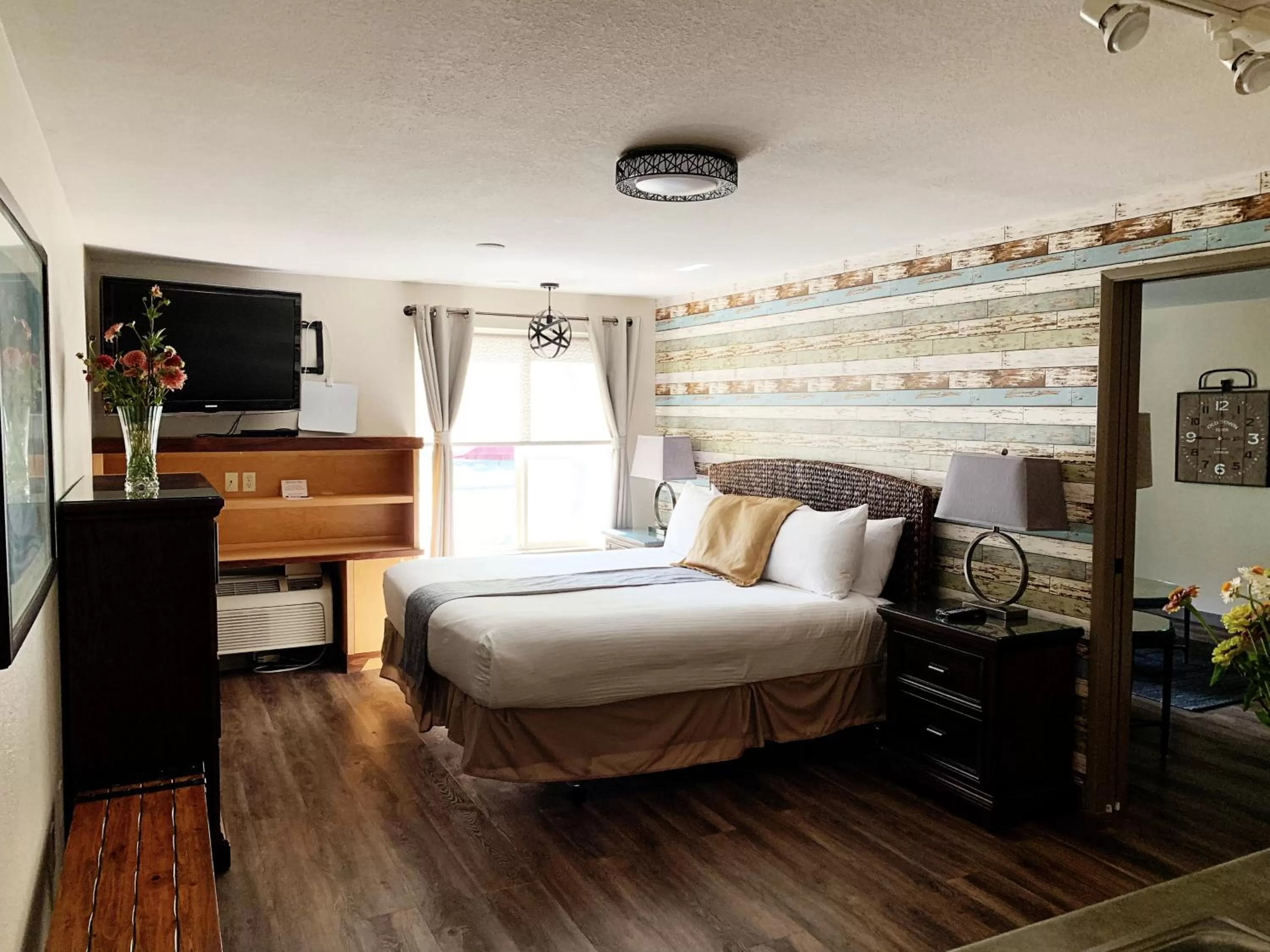 Bed in Stratford Inn