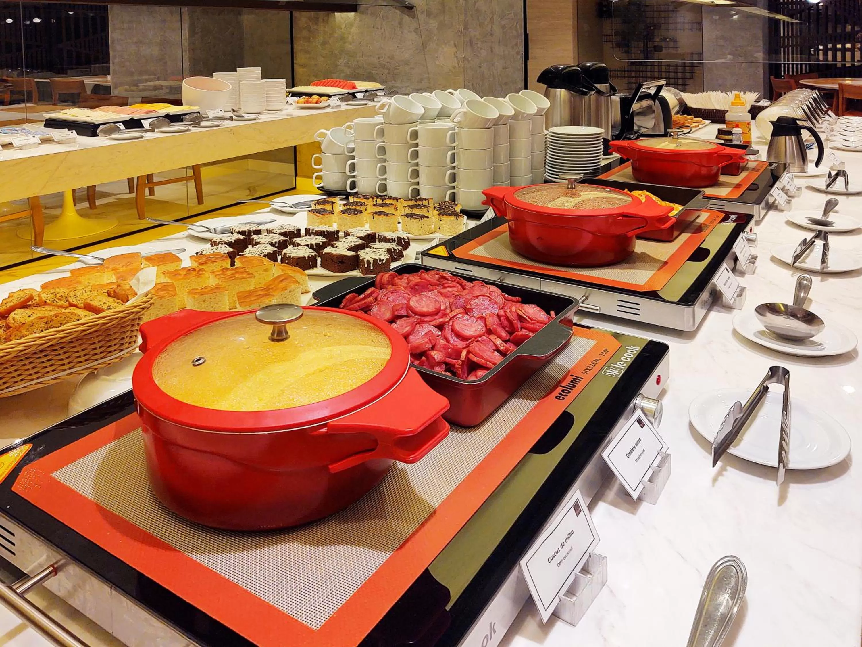 Restaurant/places to eat in Lets Idea Brasília Hotel