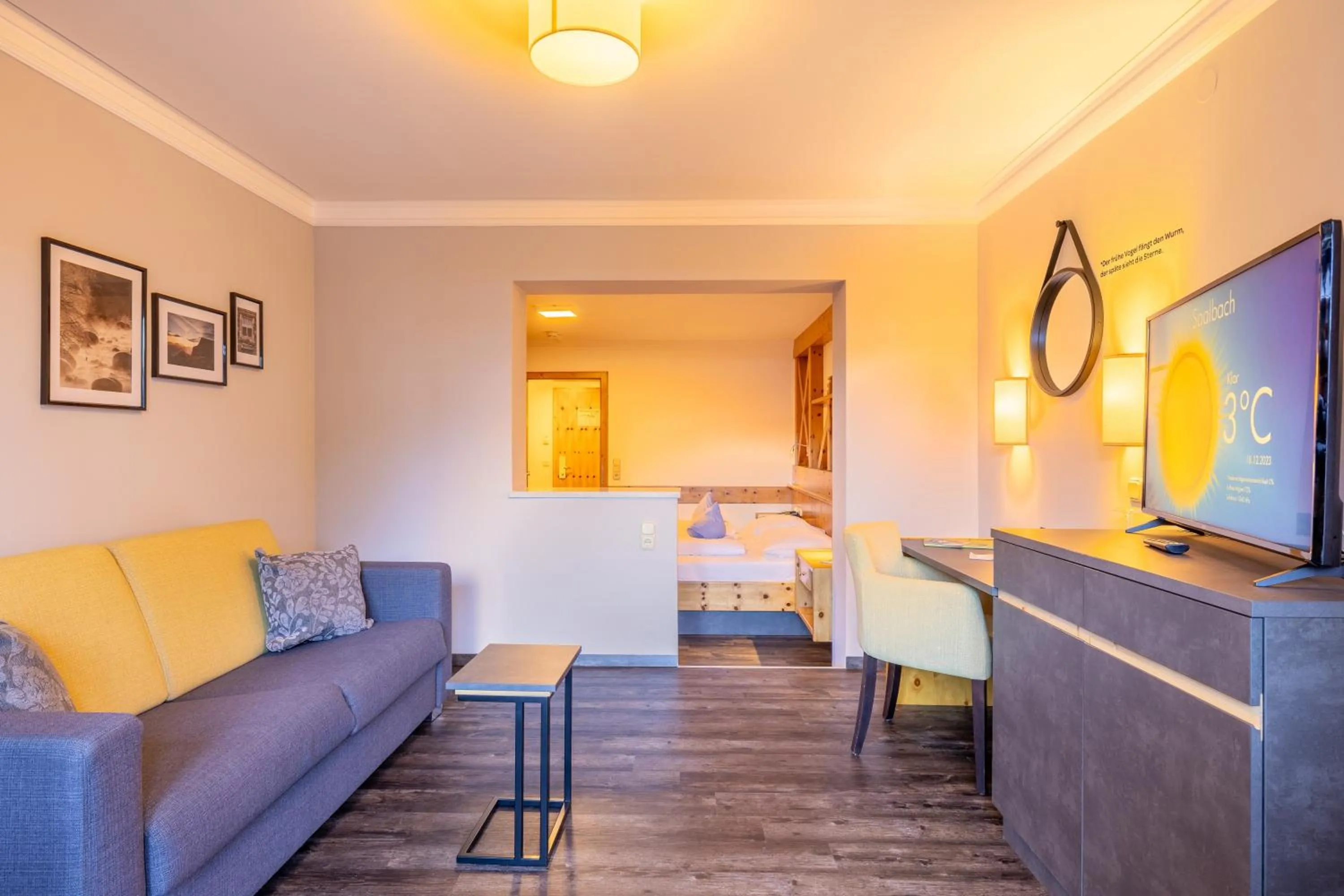 TV and multimedia, Bed in JUFA Alpenhotel Saalbach