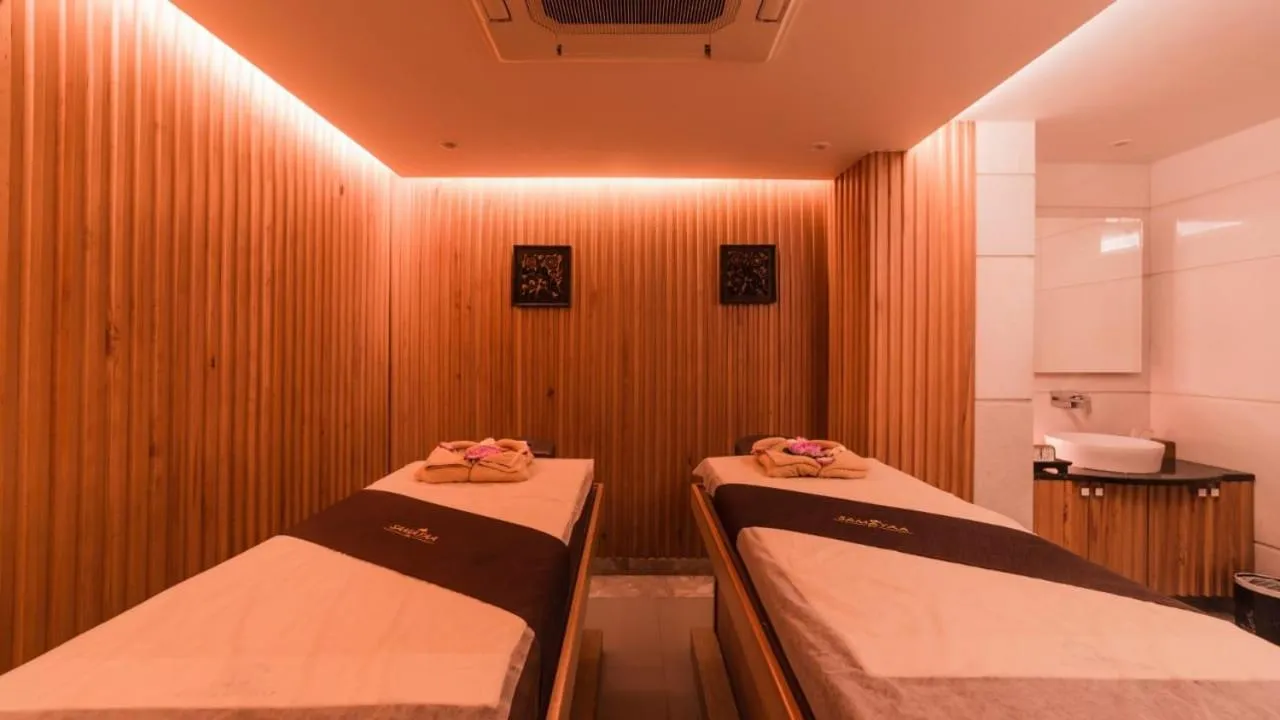 Massage in Costa Riviera Hotel