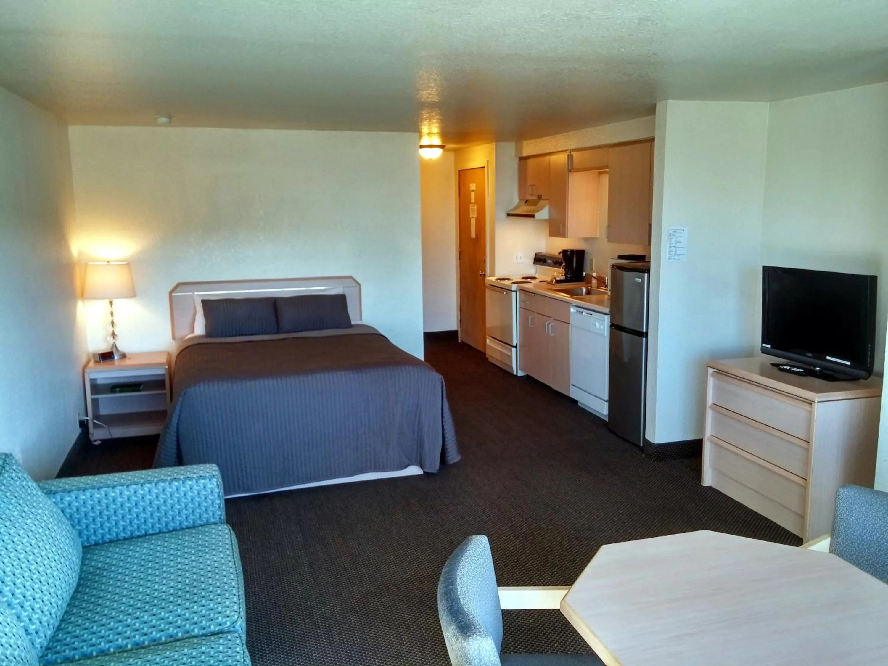 Bedroom, Bed in Surfside Resort