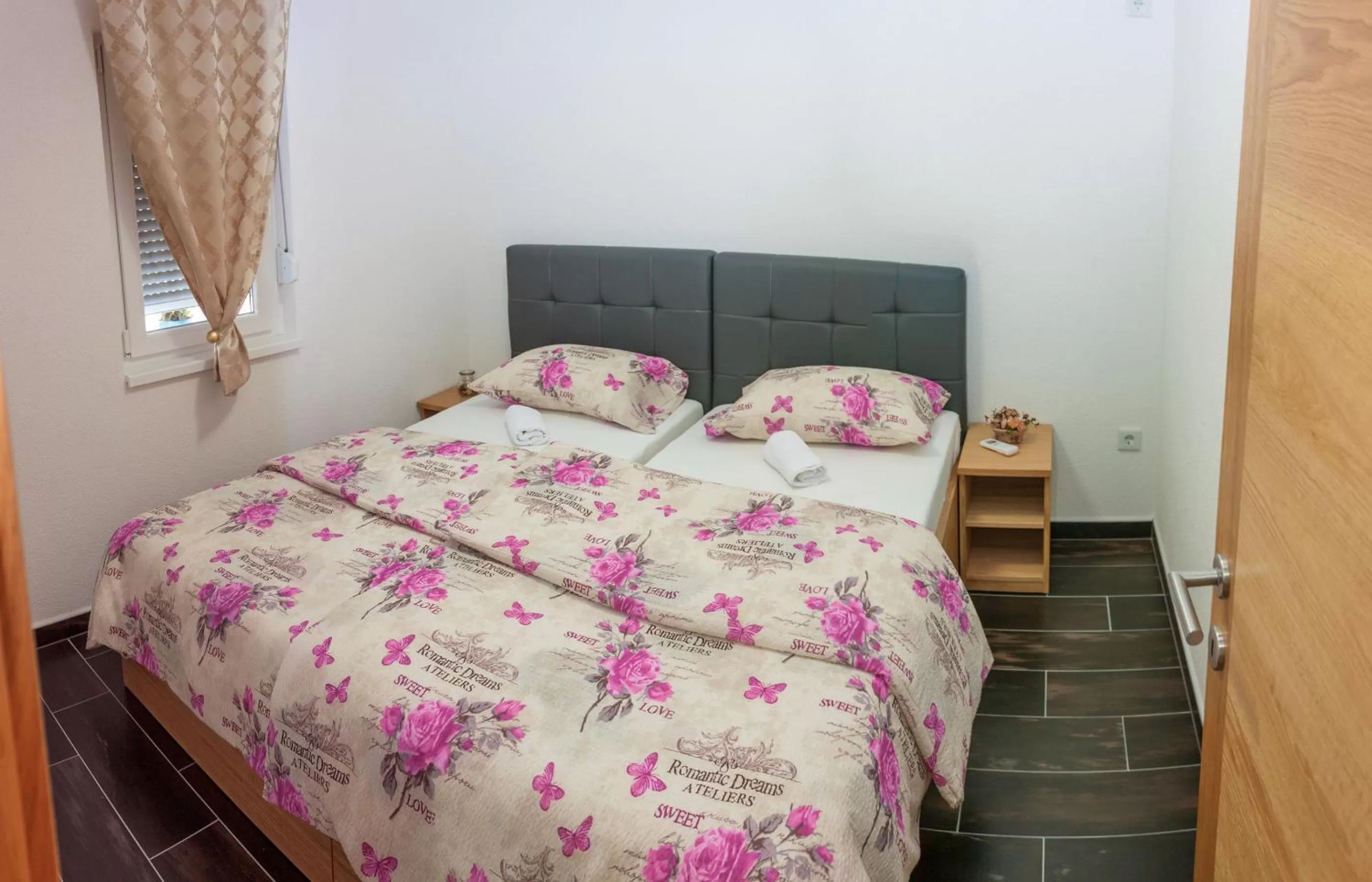 Bedroom, Bed in Villa Maja