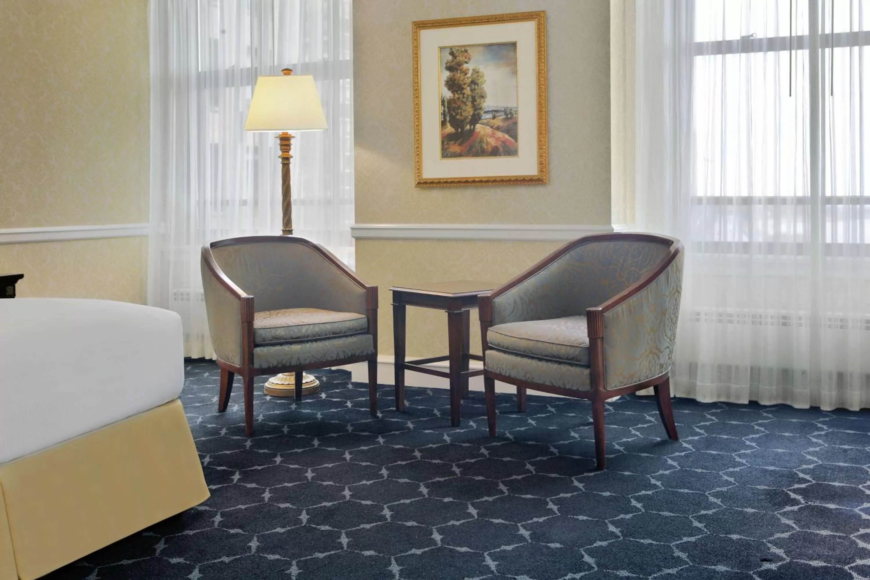 Living room, Bed in The Drake Hotel