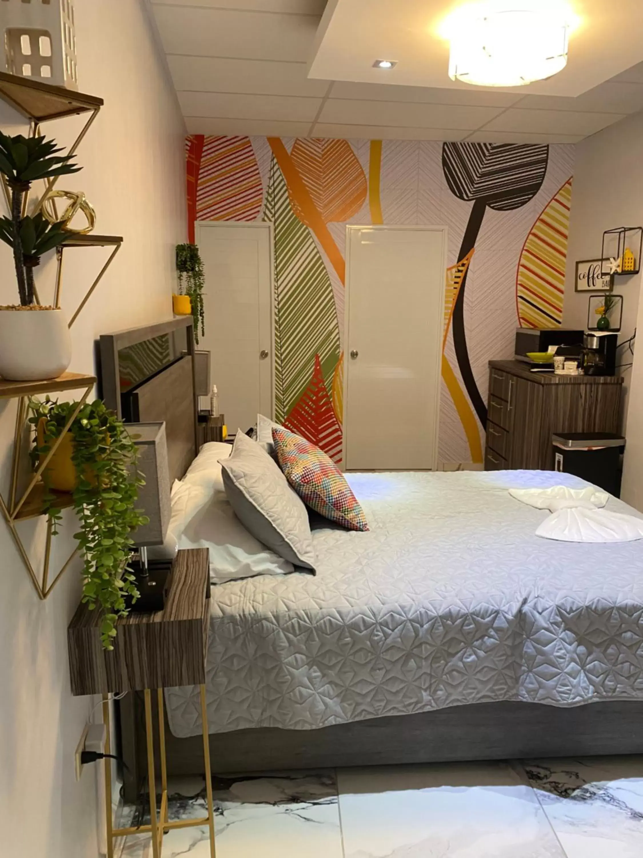 Deluxe Suite - single occupancy in Itza-Bella Suites Deluxe Suite - single occupancy in Itza-Bella Suites