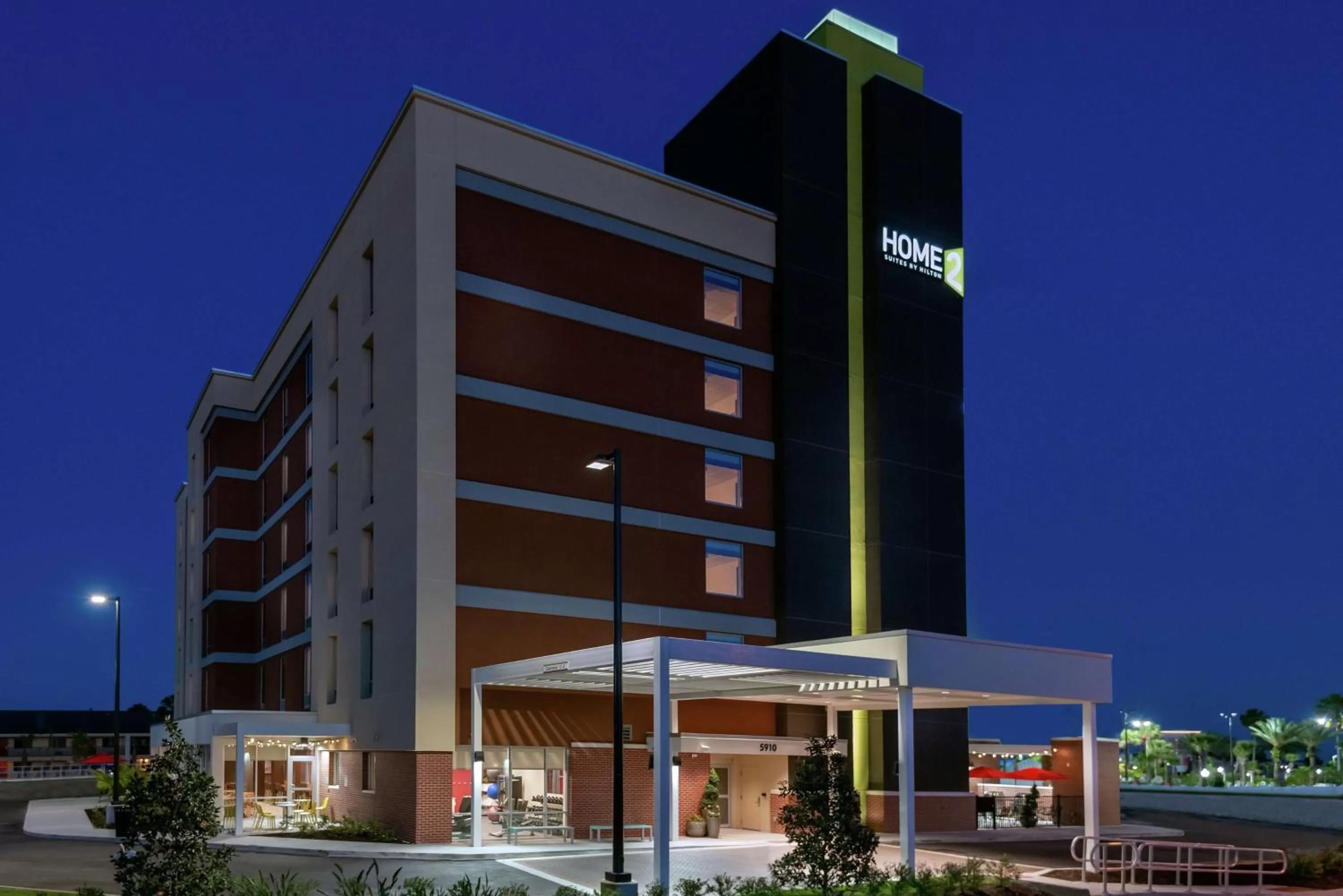 Property building in Home2 Suites By Hilton Orlando Near Universal