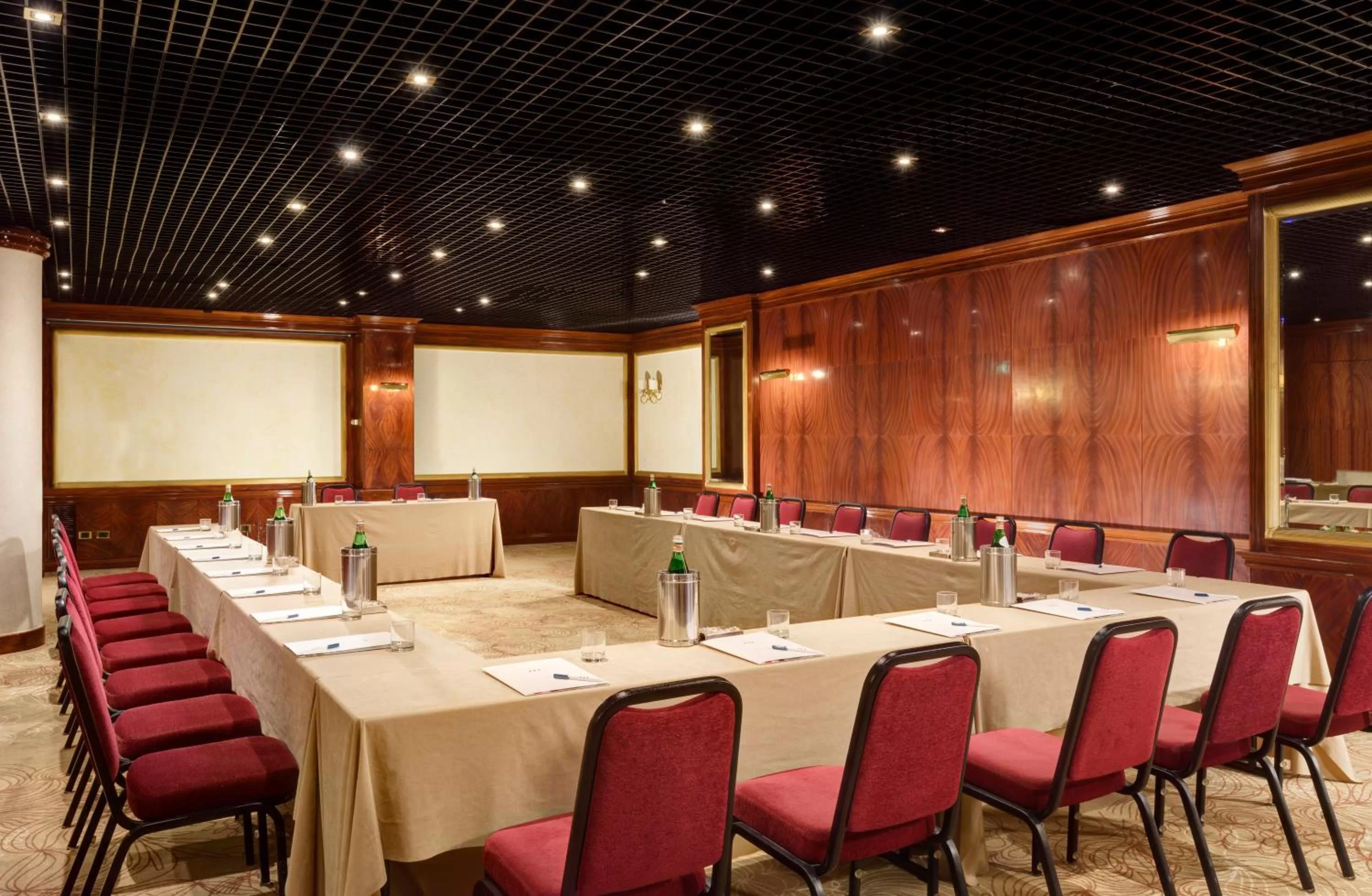 Business facilities in UNA Hotels Scandinavia Milano