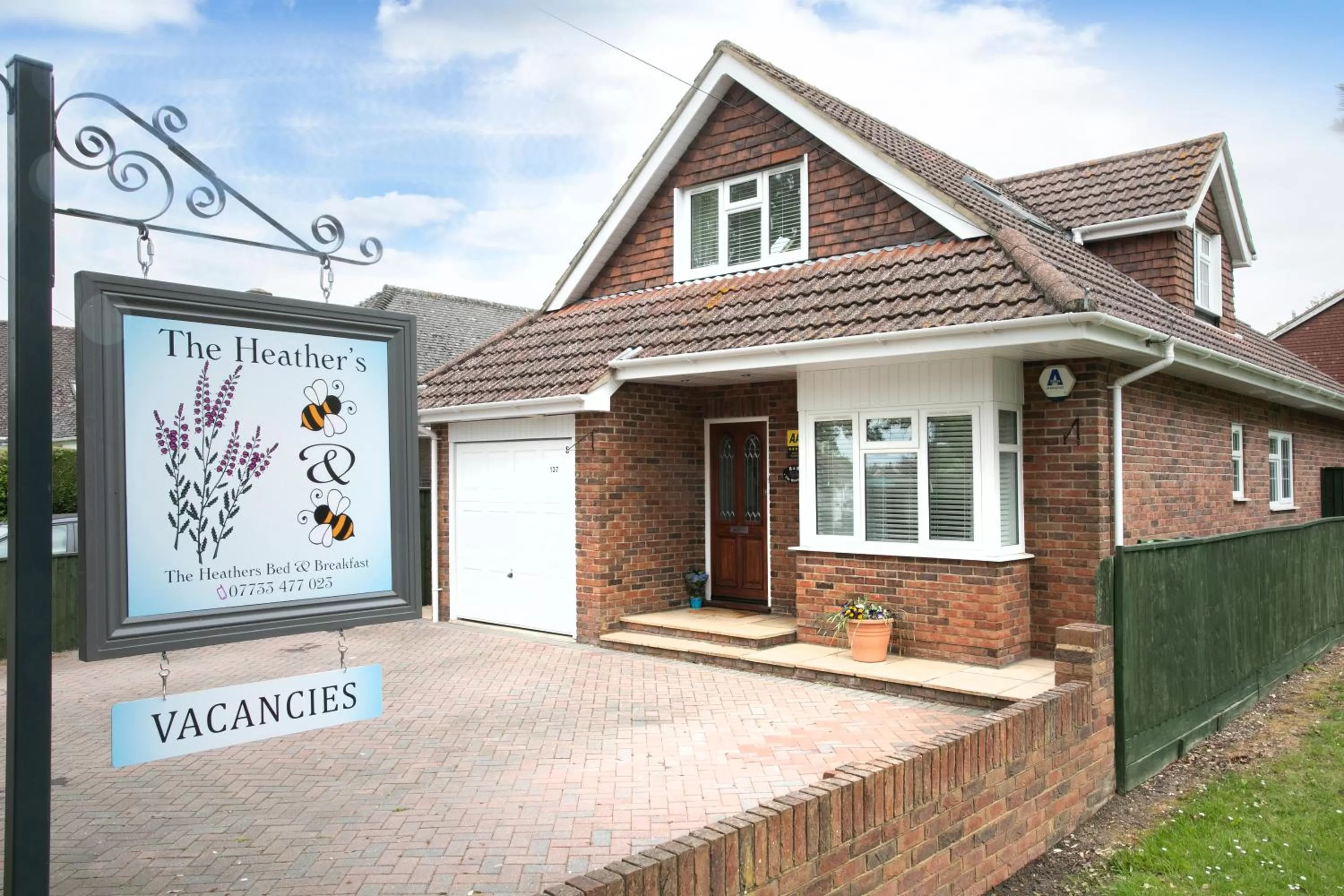 Property building, Property Logo/Sign in The Heather's Bed and Breakfast
