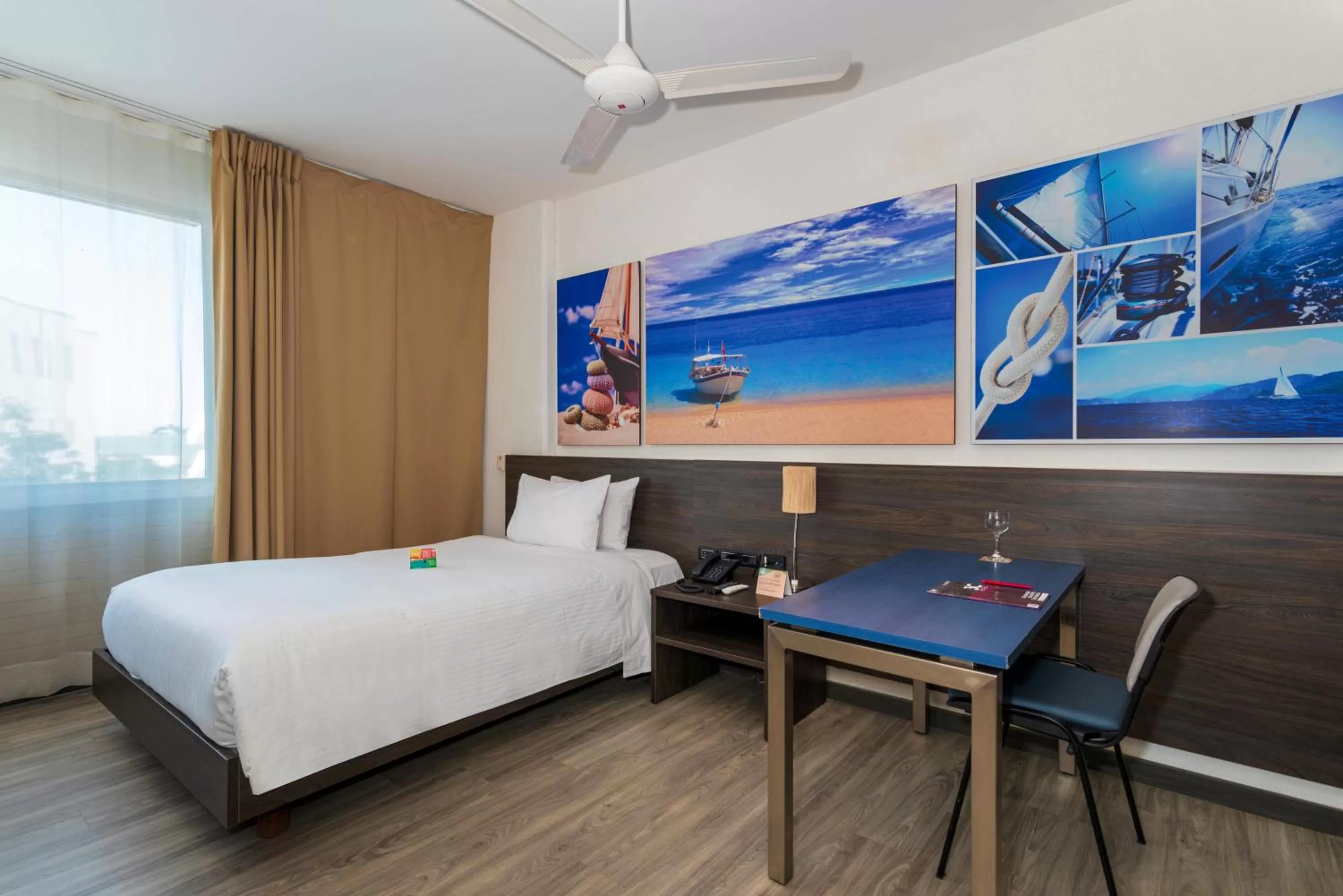 Bed in Pop Art Hotel CLC Puerto Mamonal Cartagena