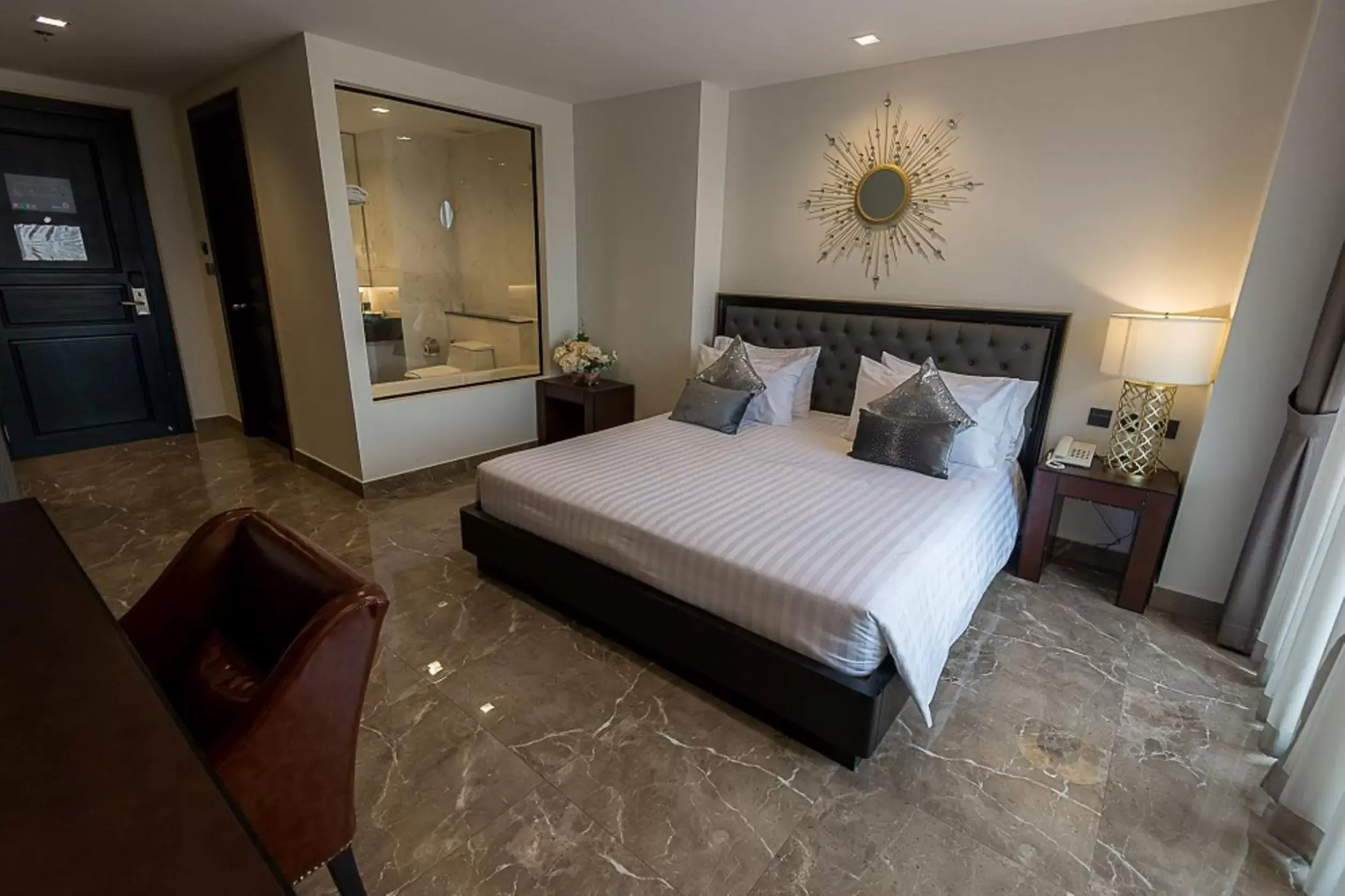 Deluxe Double Room with Bath in SN Connx - SHA Plus Deluxe Double Room with Bath in SN Connx - SHA Plus