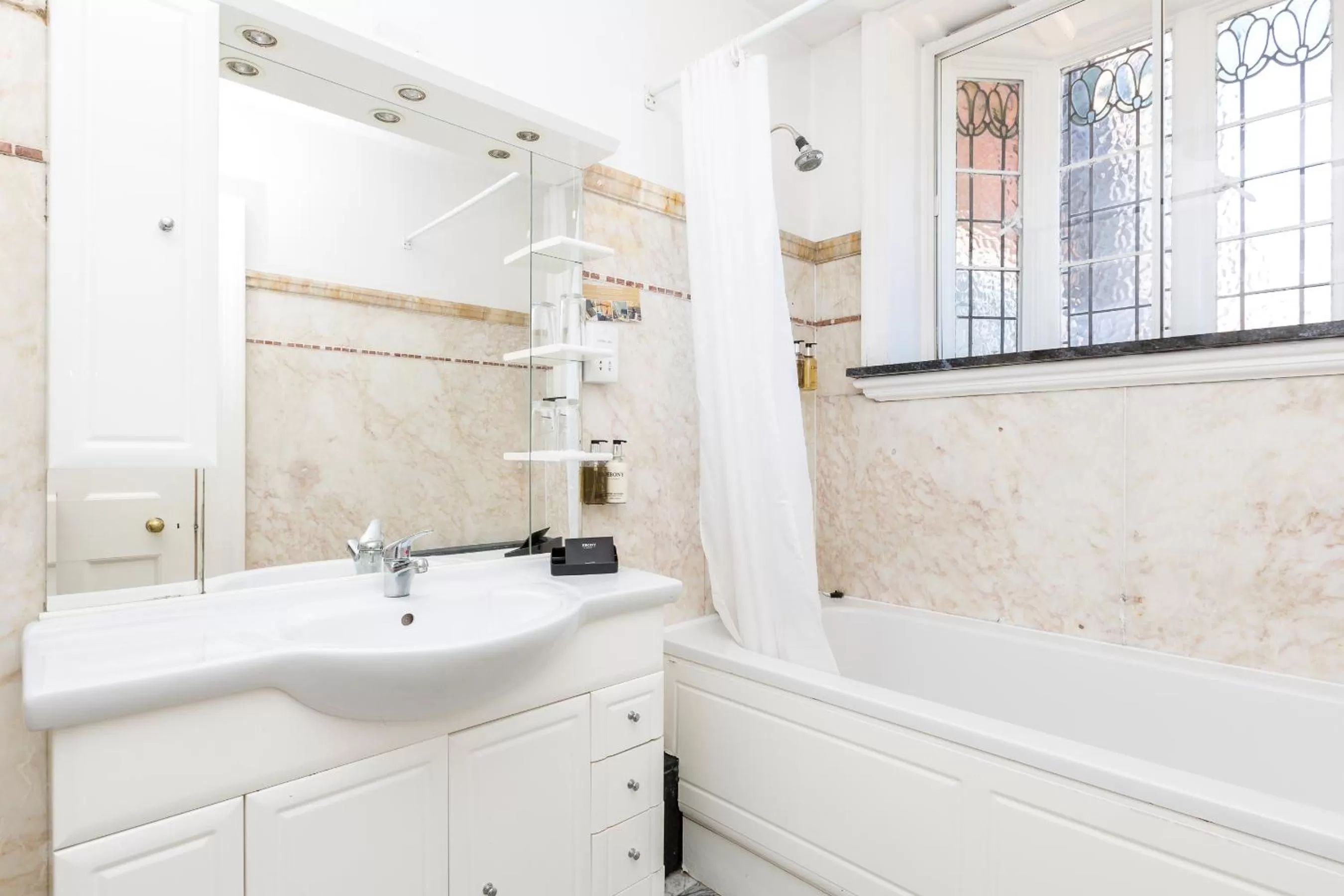 Bathroom in De Rougemont Manor