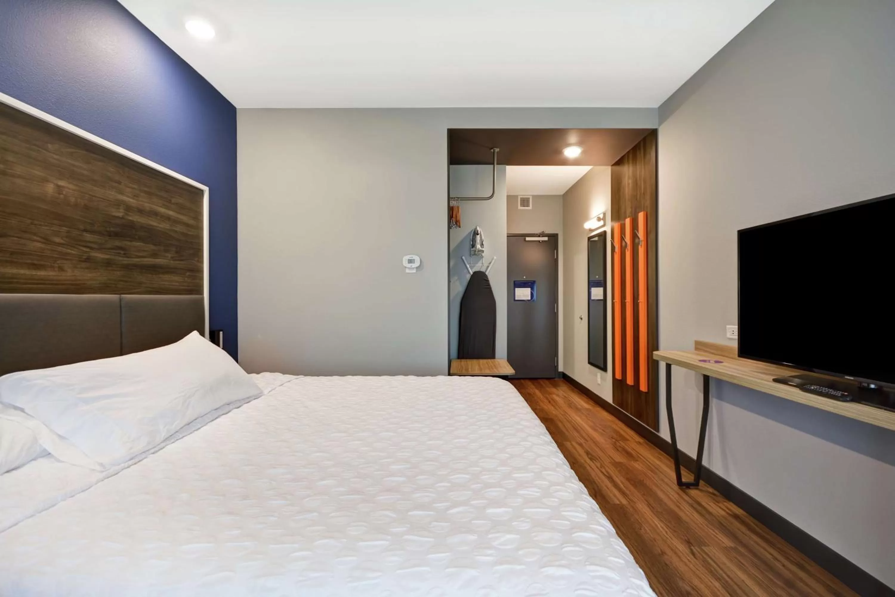 Photo of the whole room, Bed in Tru By Hilton Sumter