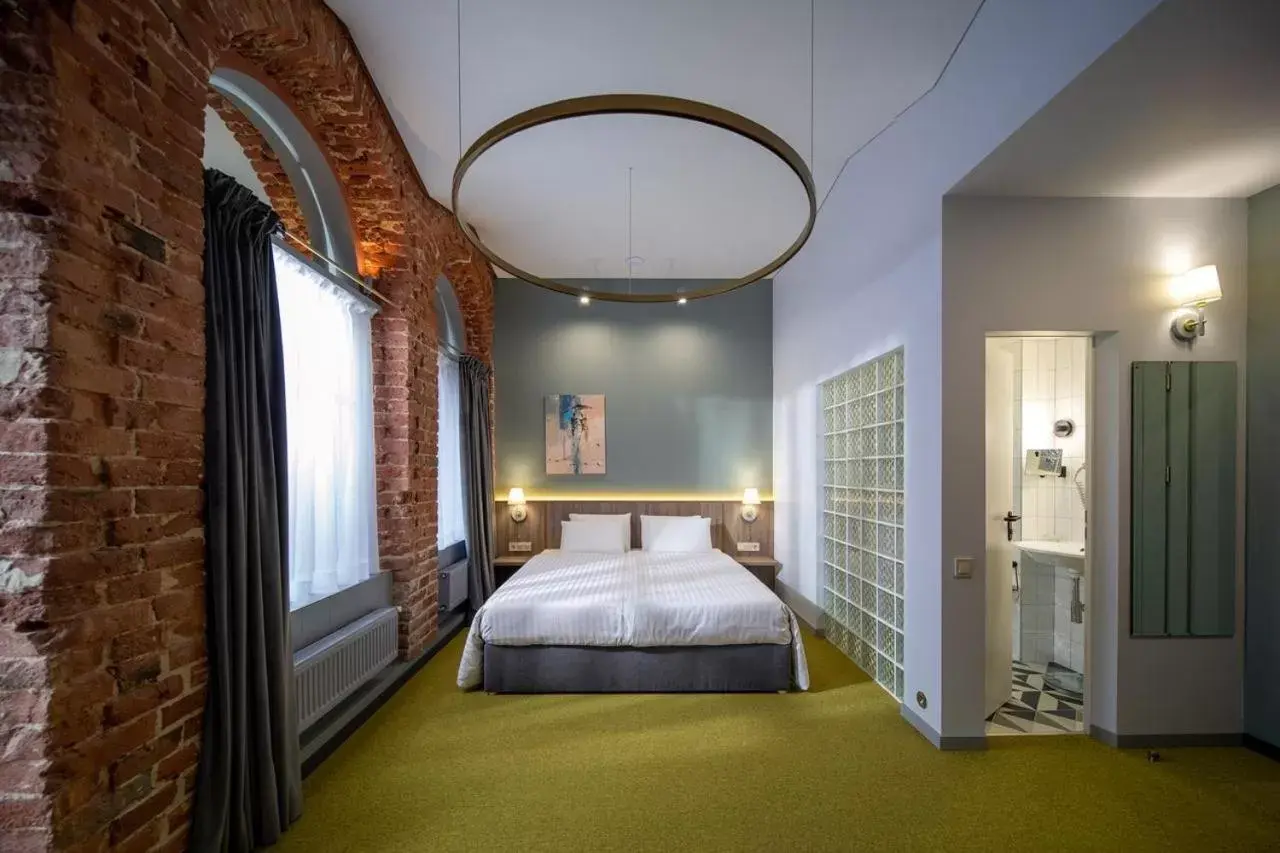 Double Room with Balcony in Four Rooms City Double Room with Balcony in Four Rooms City