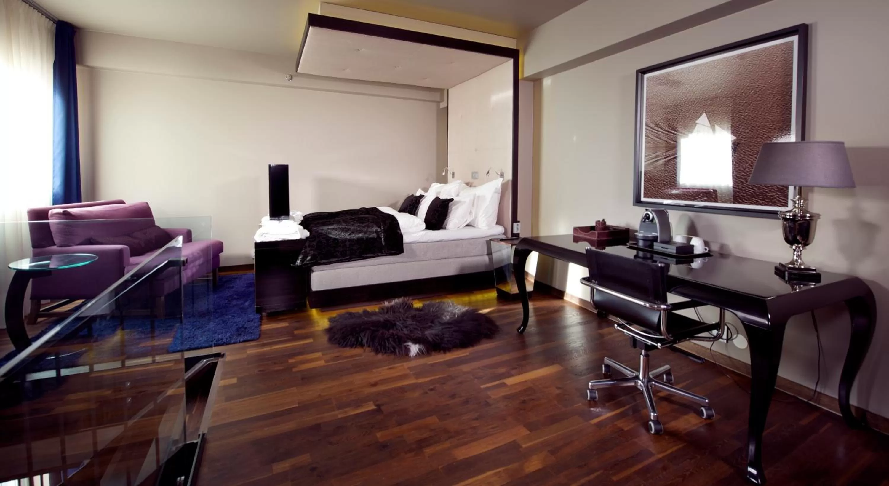 Bedroom in Home Hotel Folketeateret