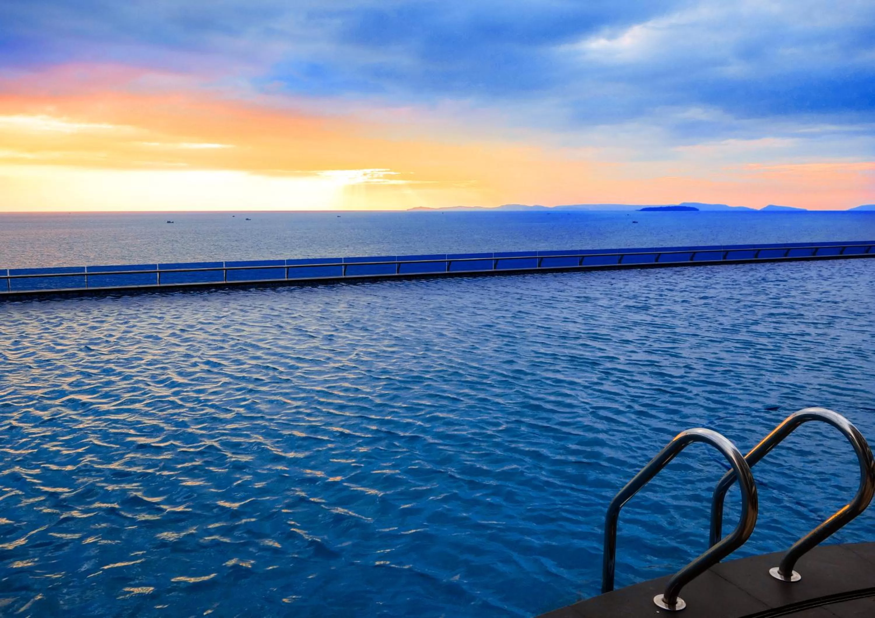 Beach in Howard Johnson Plaza by Wyndham Blue Bay Sihanoukville