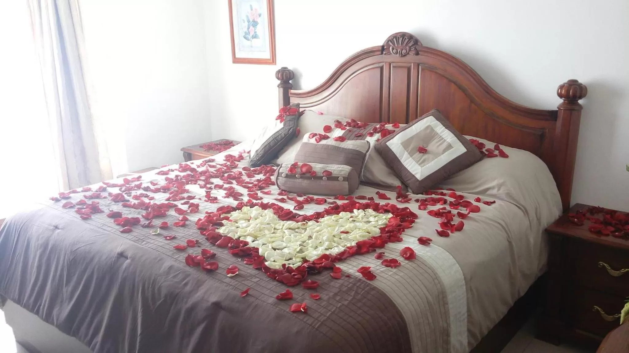 wedding, Bed in La Aurora Hotel Like Home