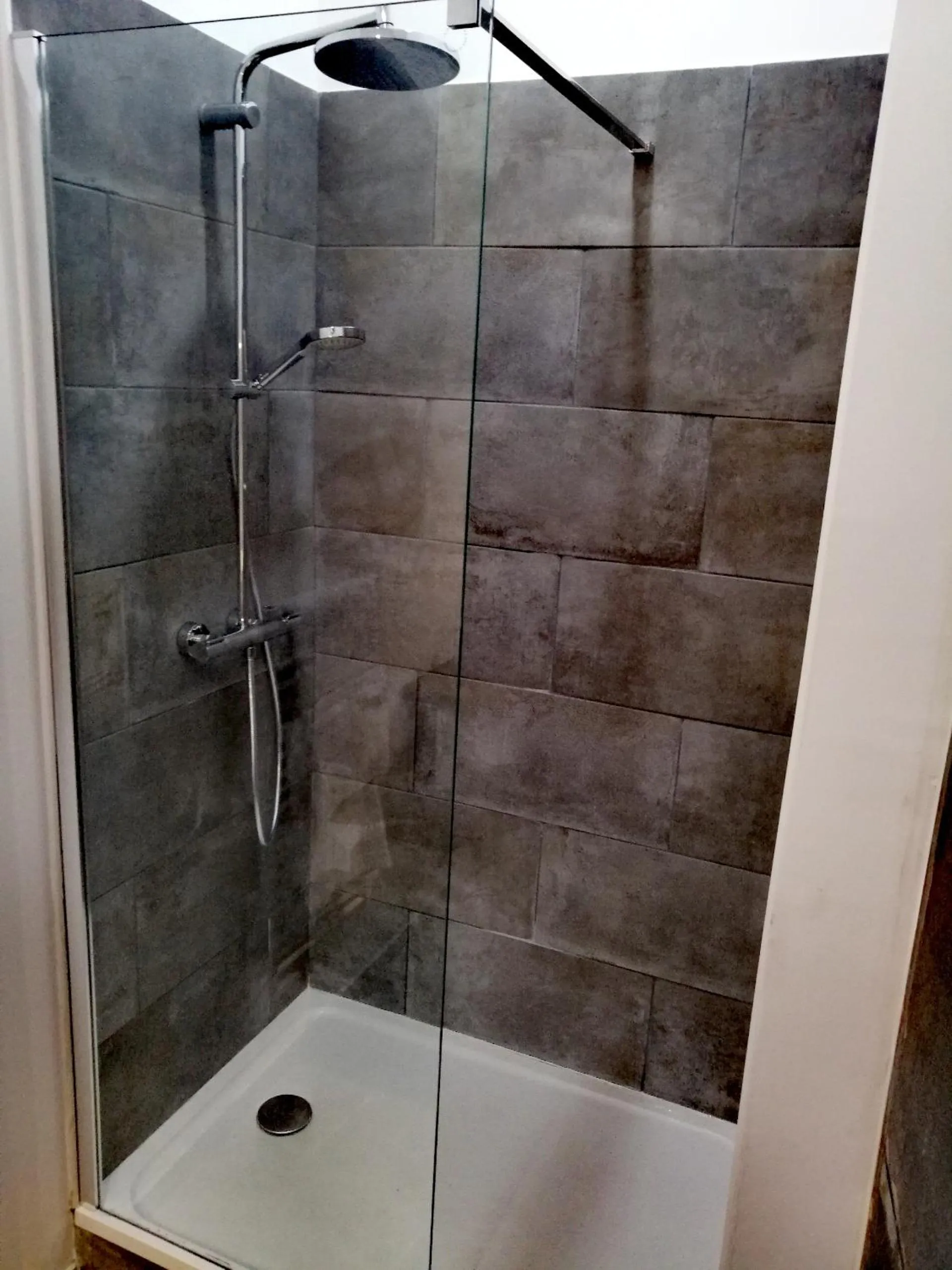 Bathroom in La Maison Grivolas Appartements et Maison d'hôtes