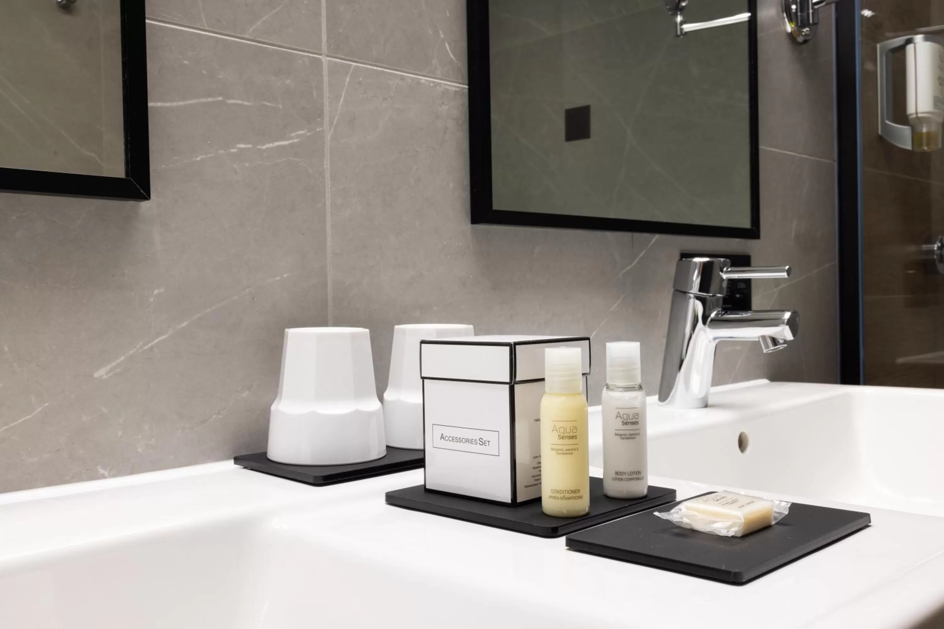 Bathroom in Riu Plaza London Victoria