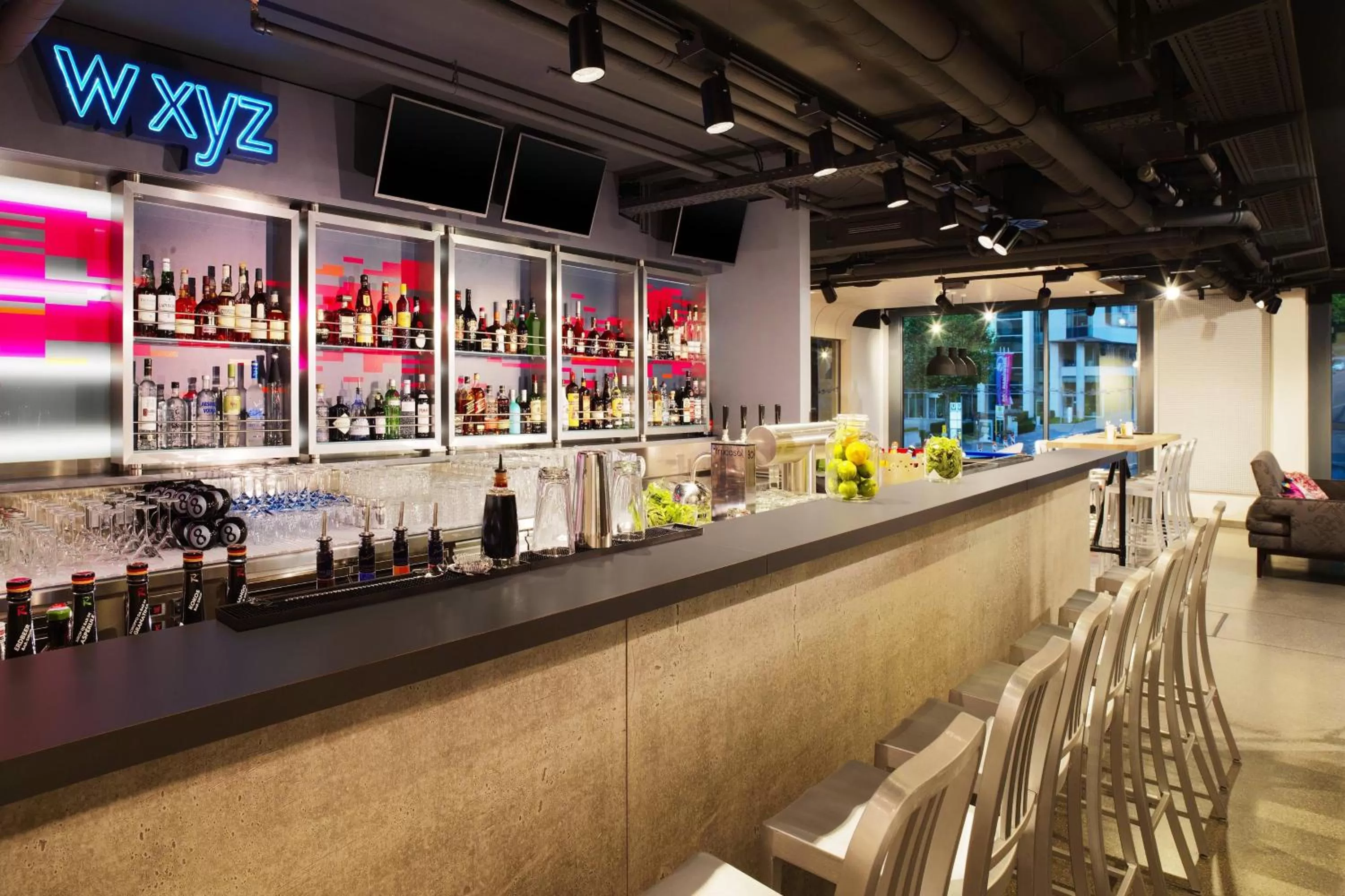 Lounge or bar in Aloft Stuttgart