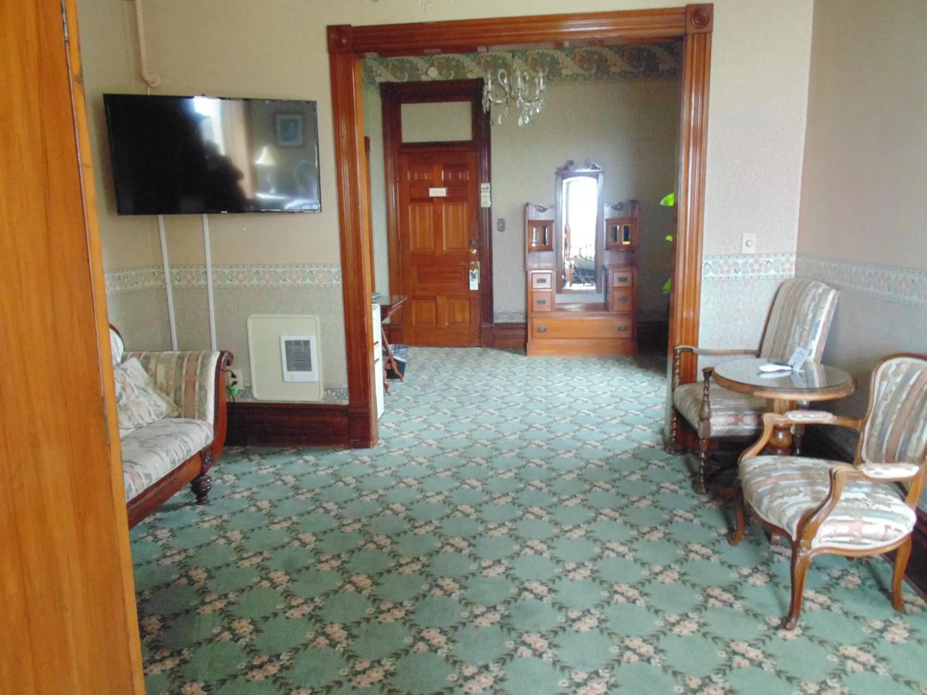 King Suite with Ocean View in Manresa Castle King Suite with Ocean View in Manresa Castle