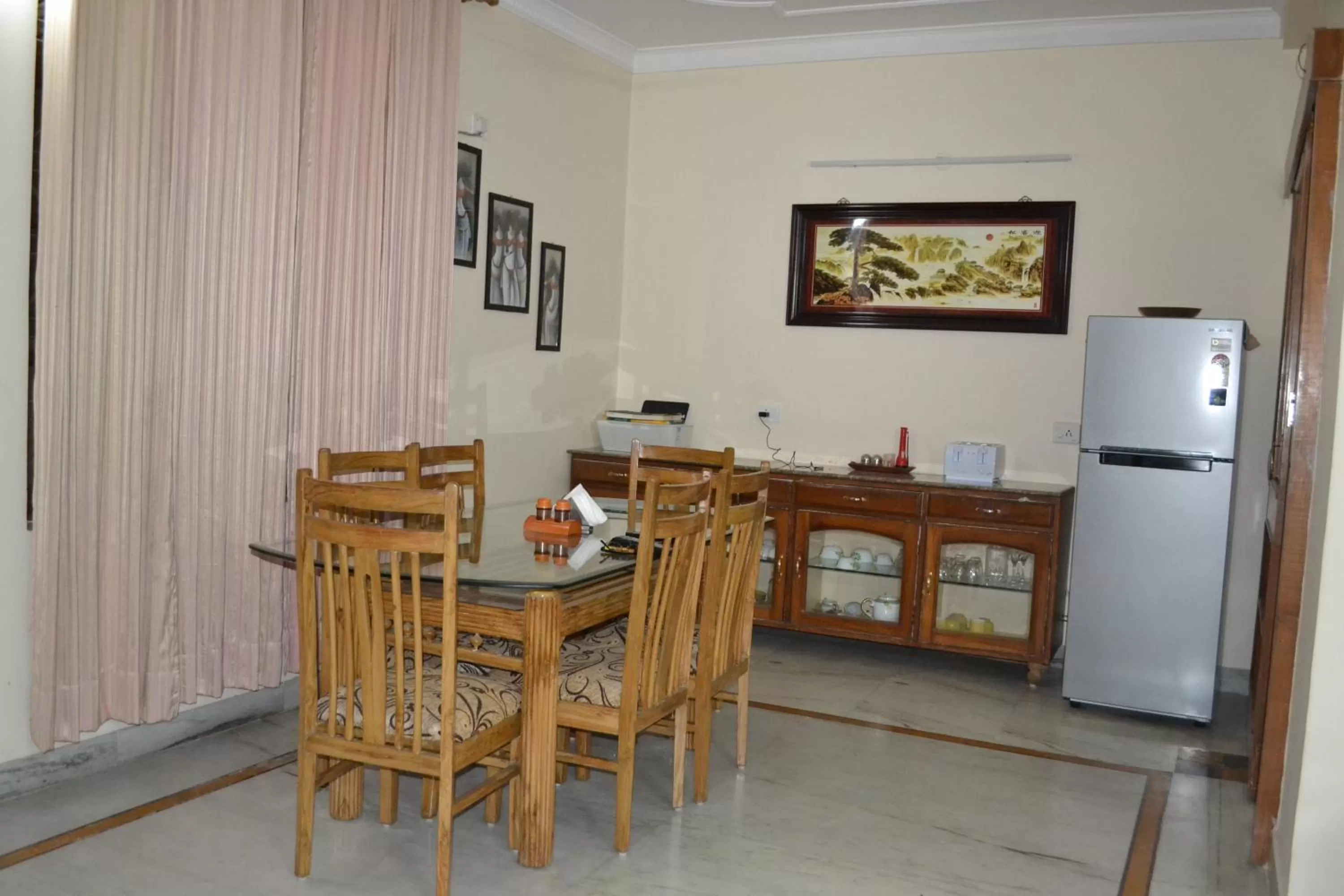 Restaurant/places to eat in Raj Cottage Ganga Vatika