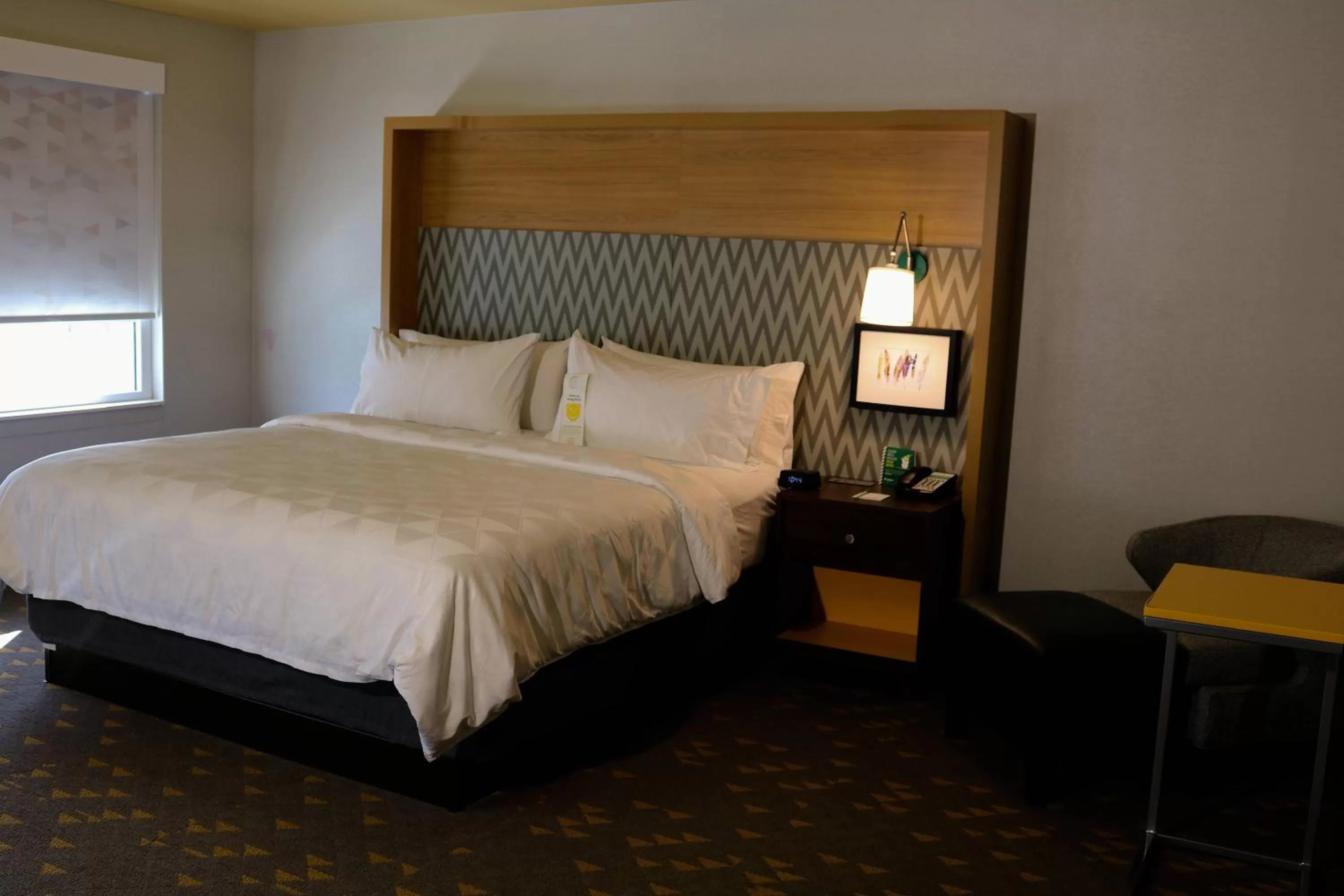 Photo of the whole room, Bed in Holiday Inn - Jonesboro by IHG