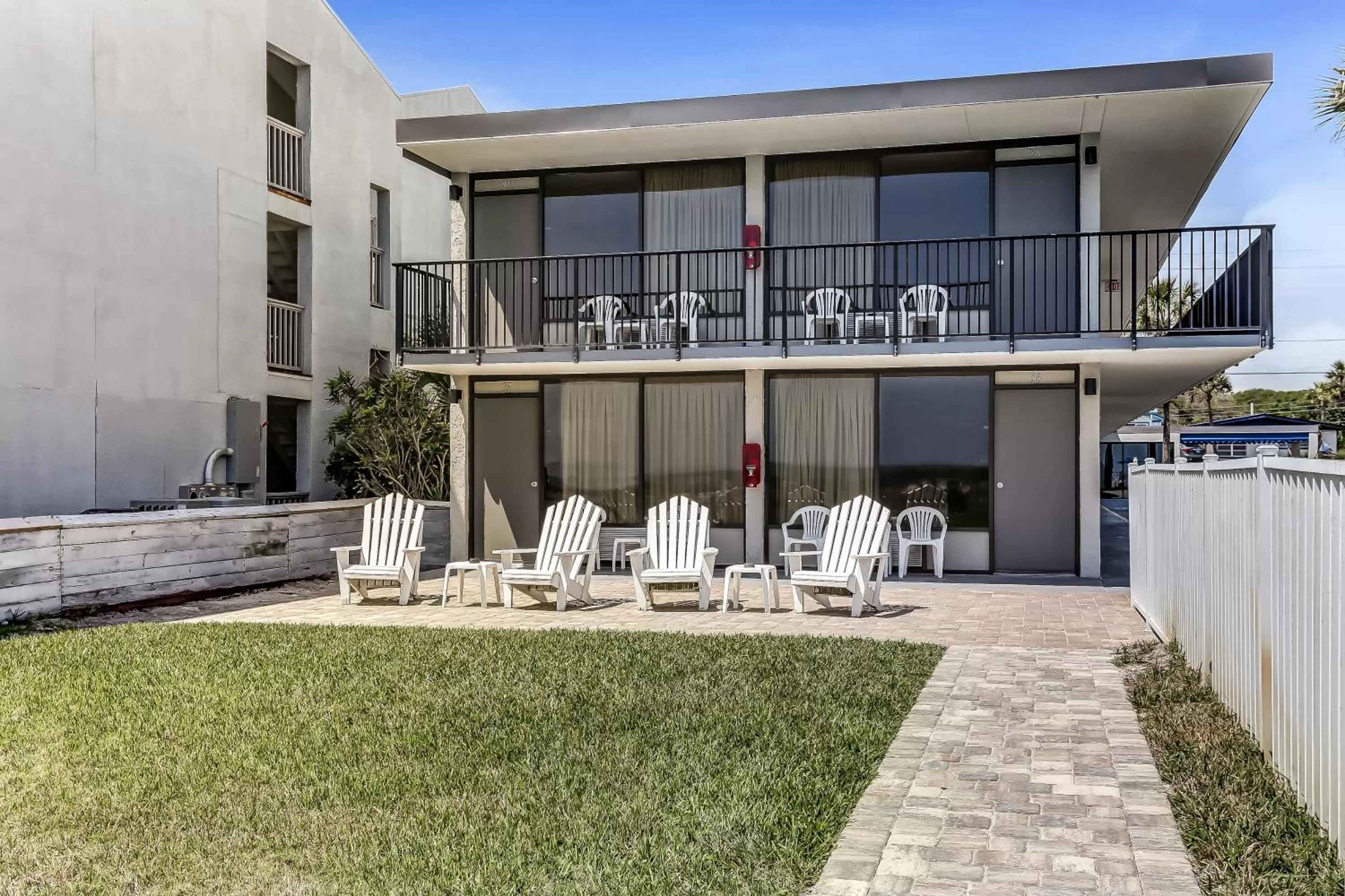 Property building in Beachside Motel - Amelia Island